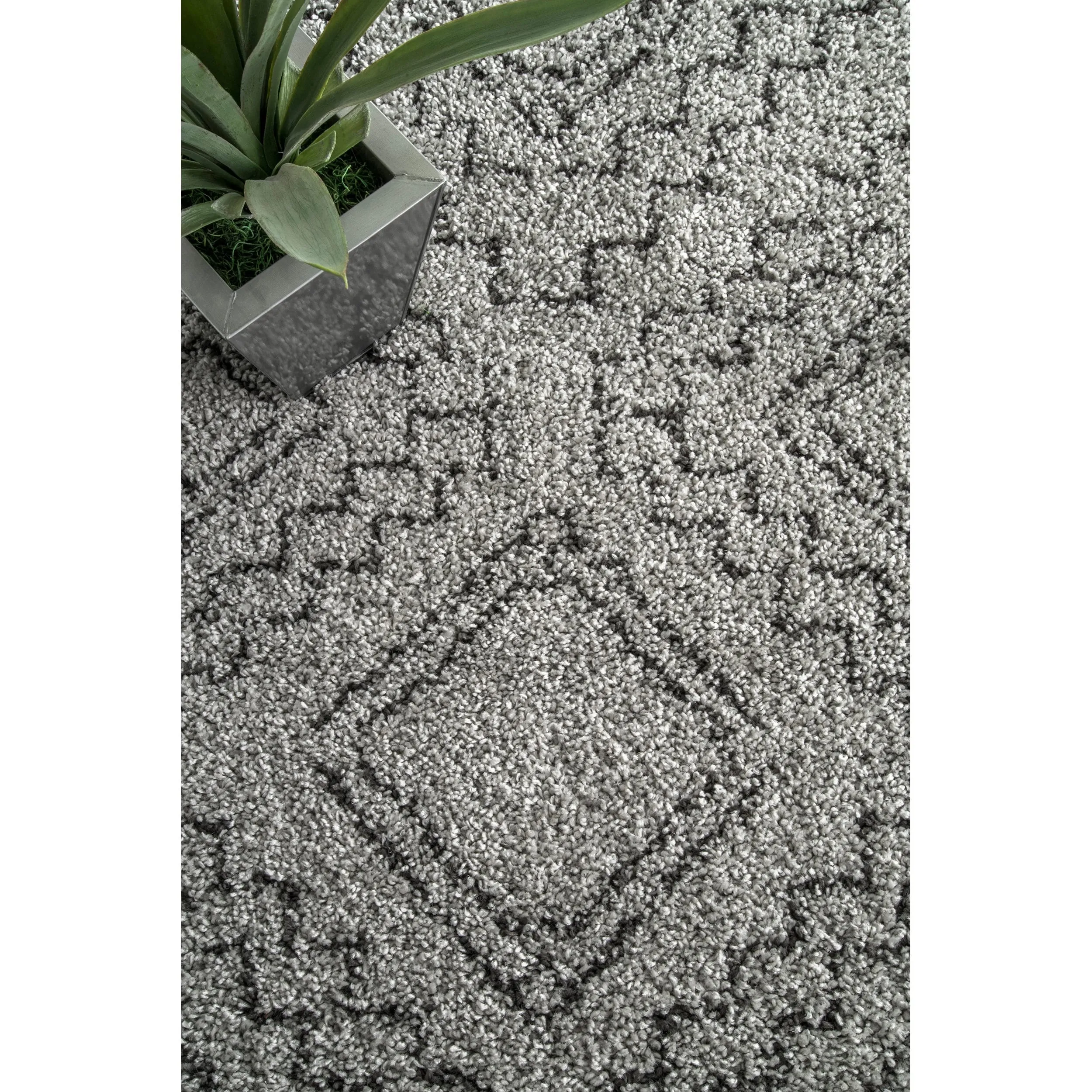 Nuloom Vasiliki Moroccan Shag Tasseled Area Rug