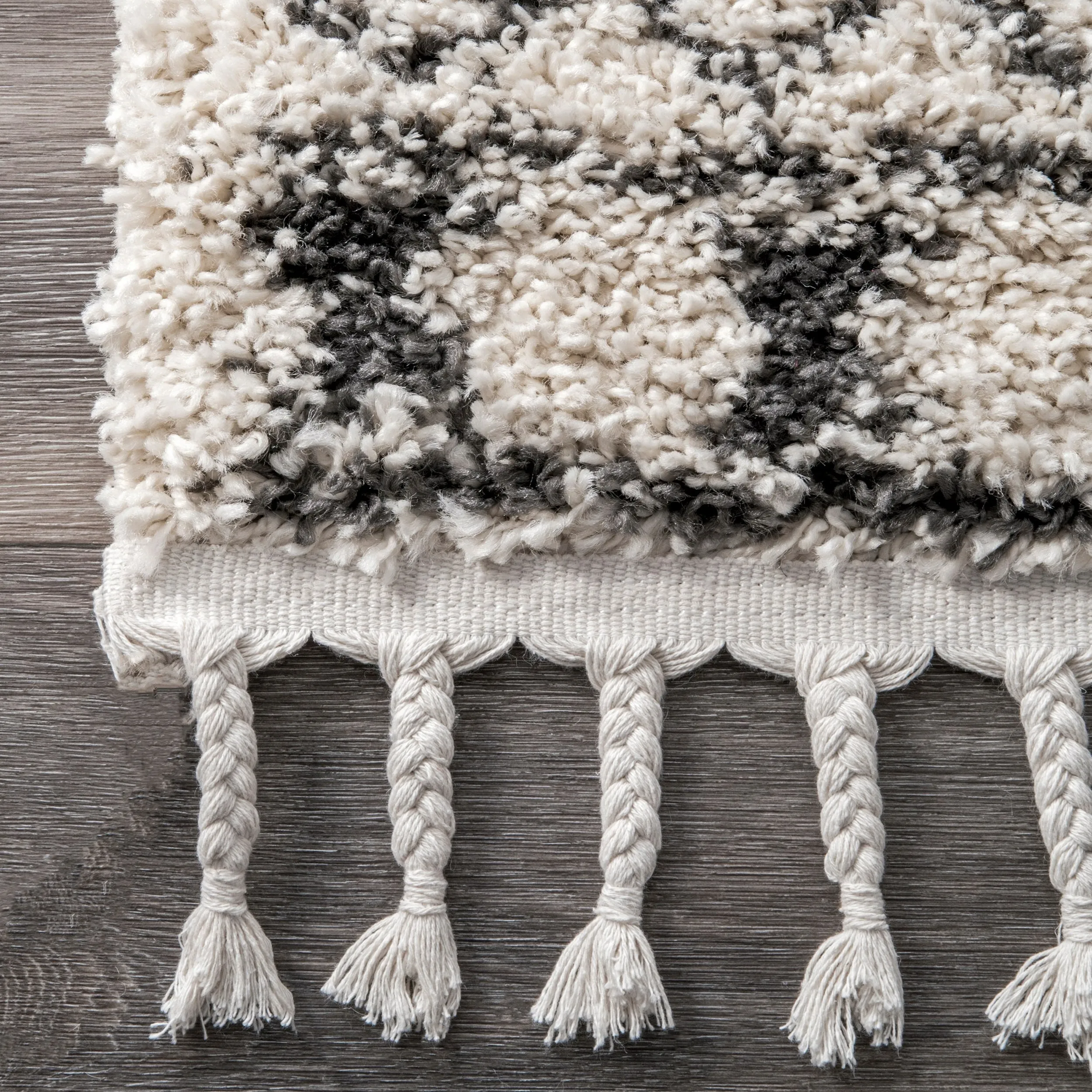 Nuloom Vasiliki Moroccan Shag Tasseled Area Rug
