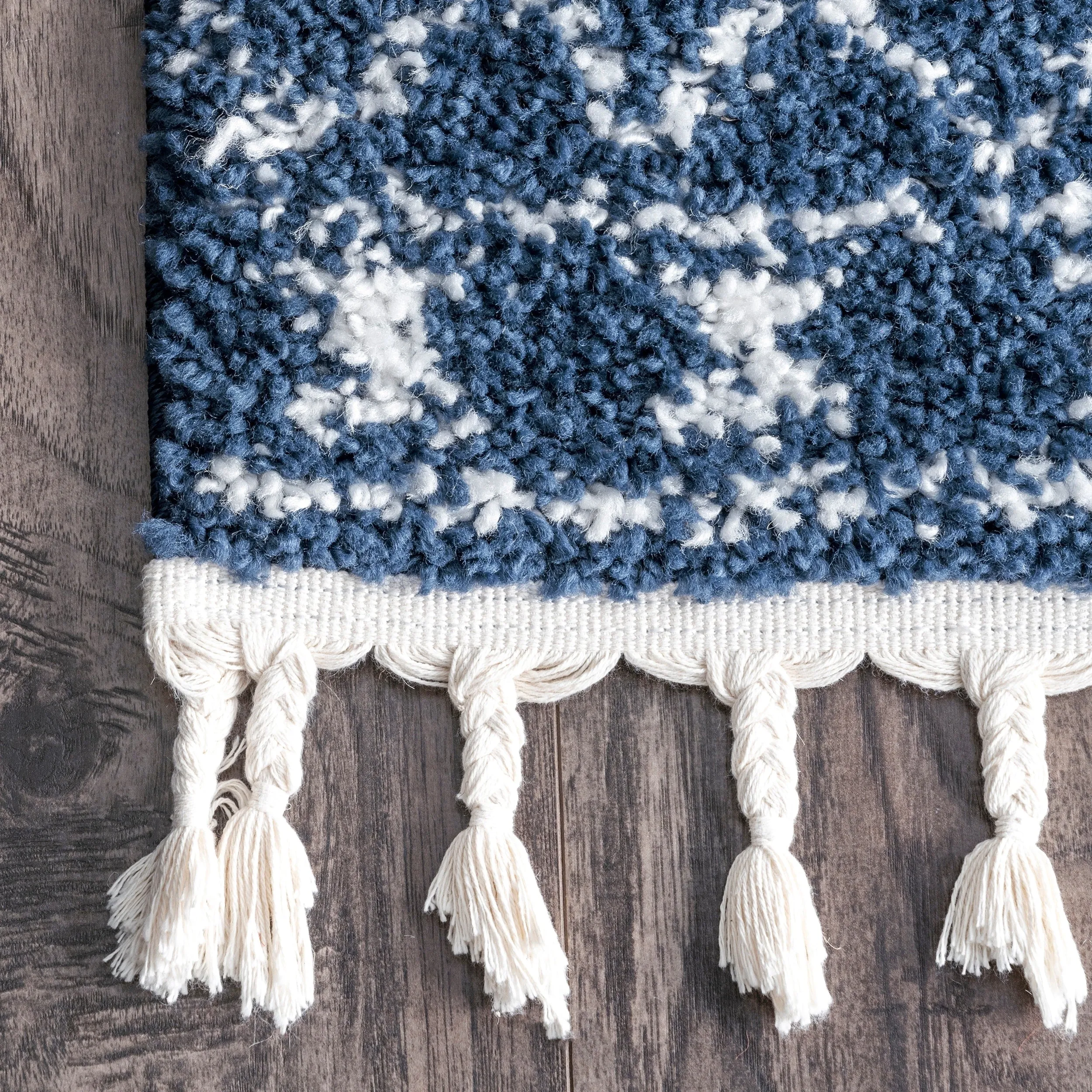 Nuloom Vasiliki Moroccan Shag Tasseled Area Rug
