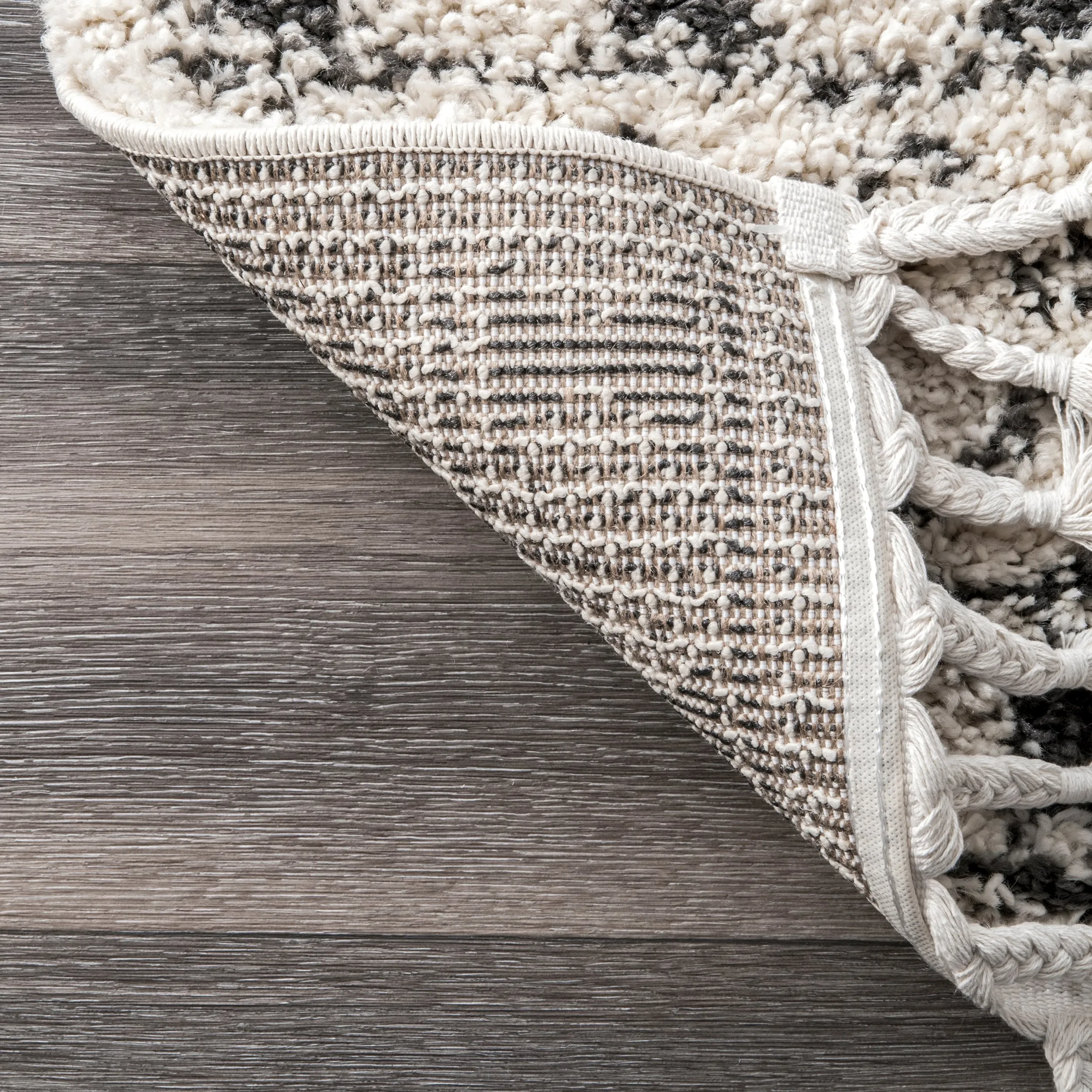 Nuloom Vasiliki Moroccan Shag Tasseled Area Rug