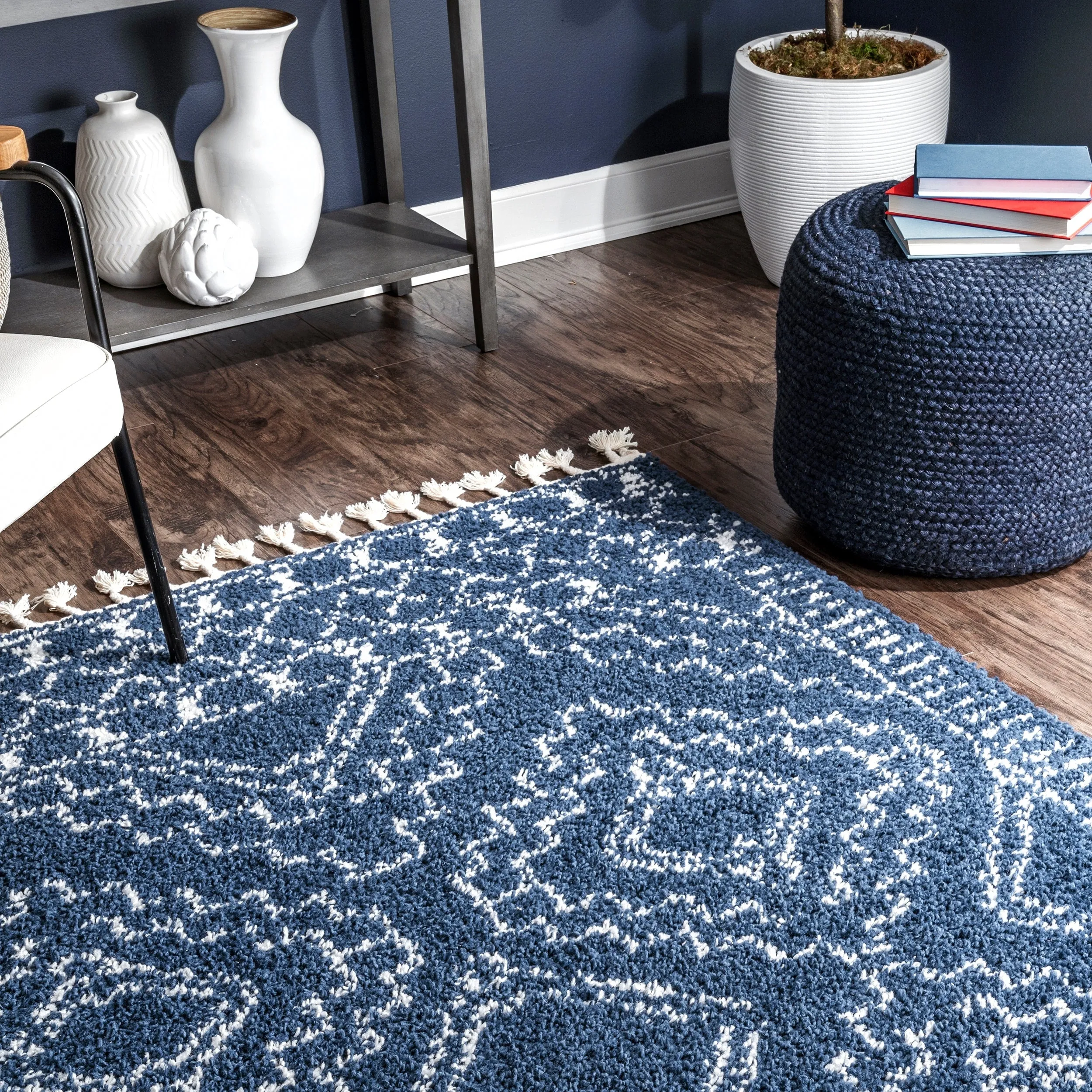 Nuloom Vasiliki Moroccan Shag Tasseled Area Rug