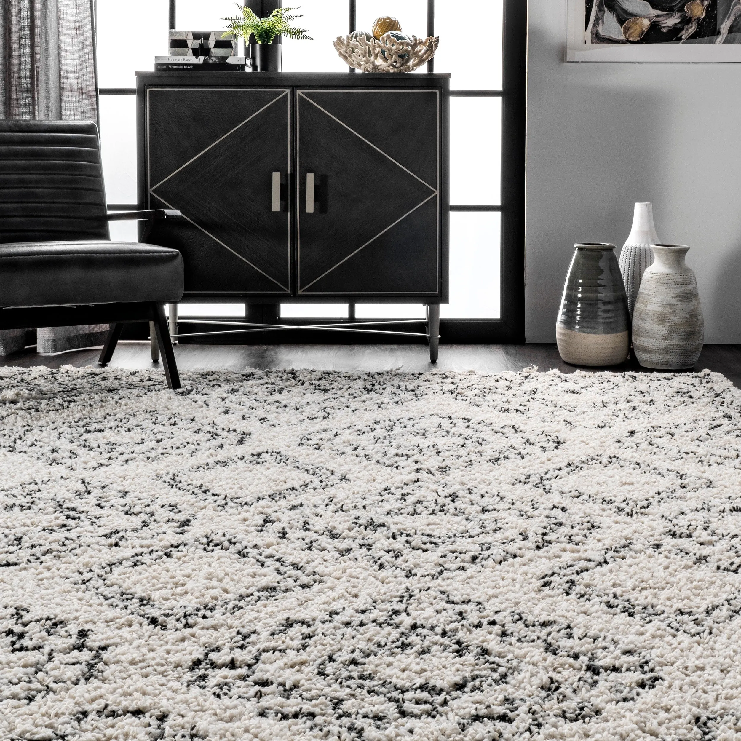 Nuloom Vasiliki Moroccan Shag Tasseled Area Rug