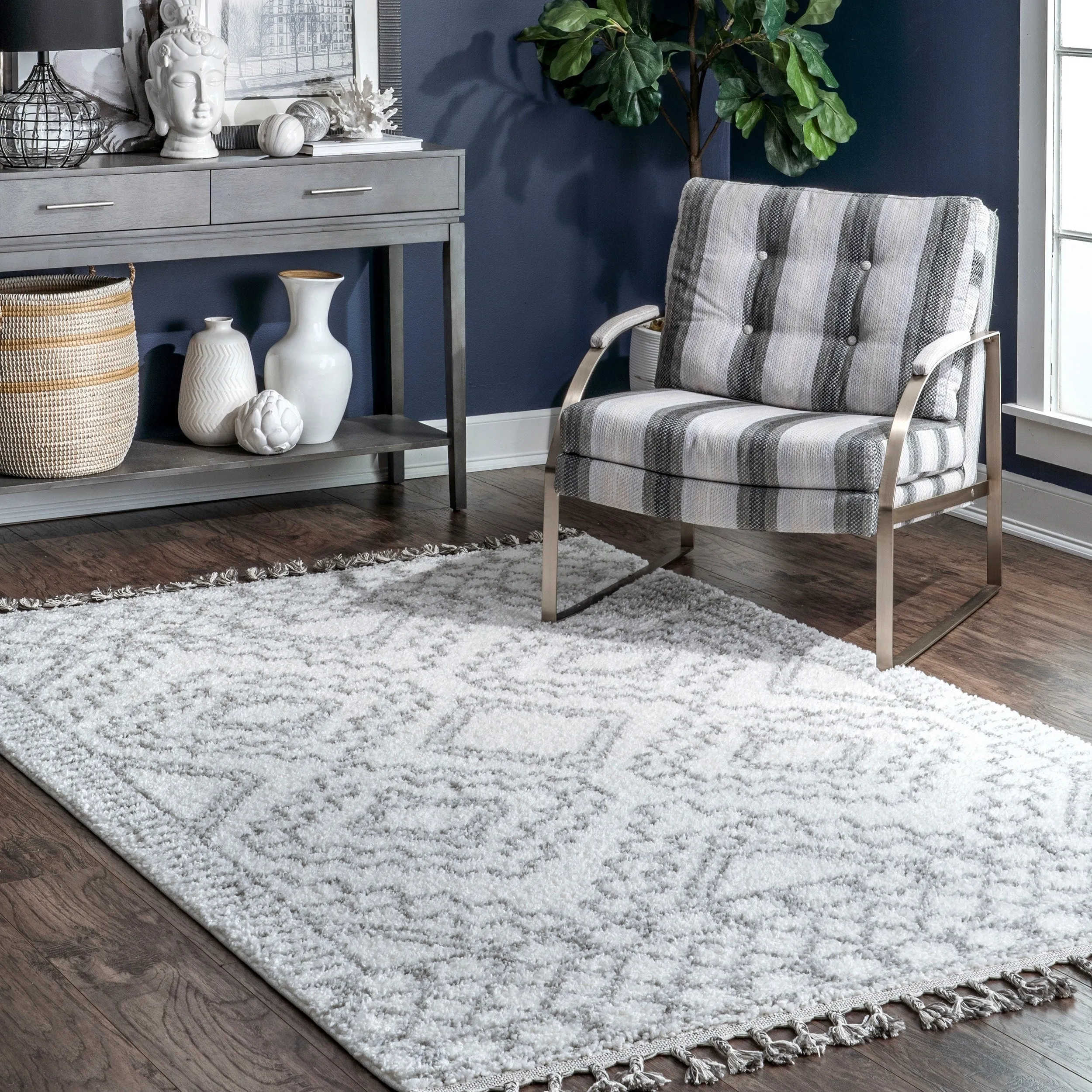 Nuloom Vasiliki Moroccan Shag Tasseled Area Rug