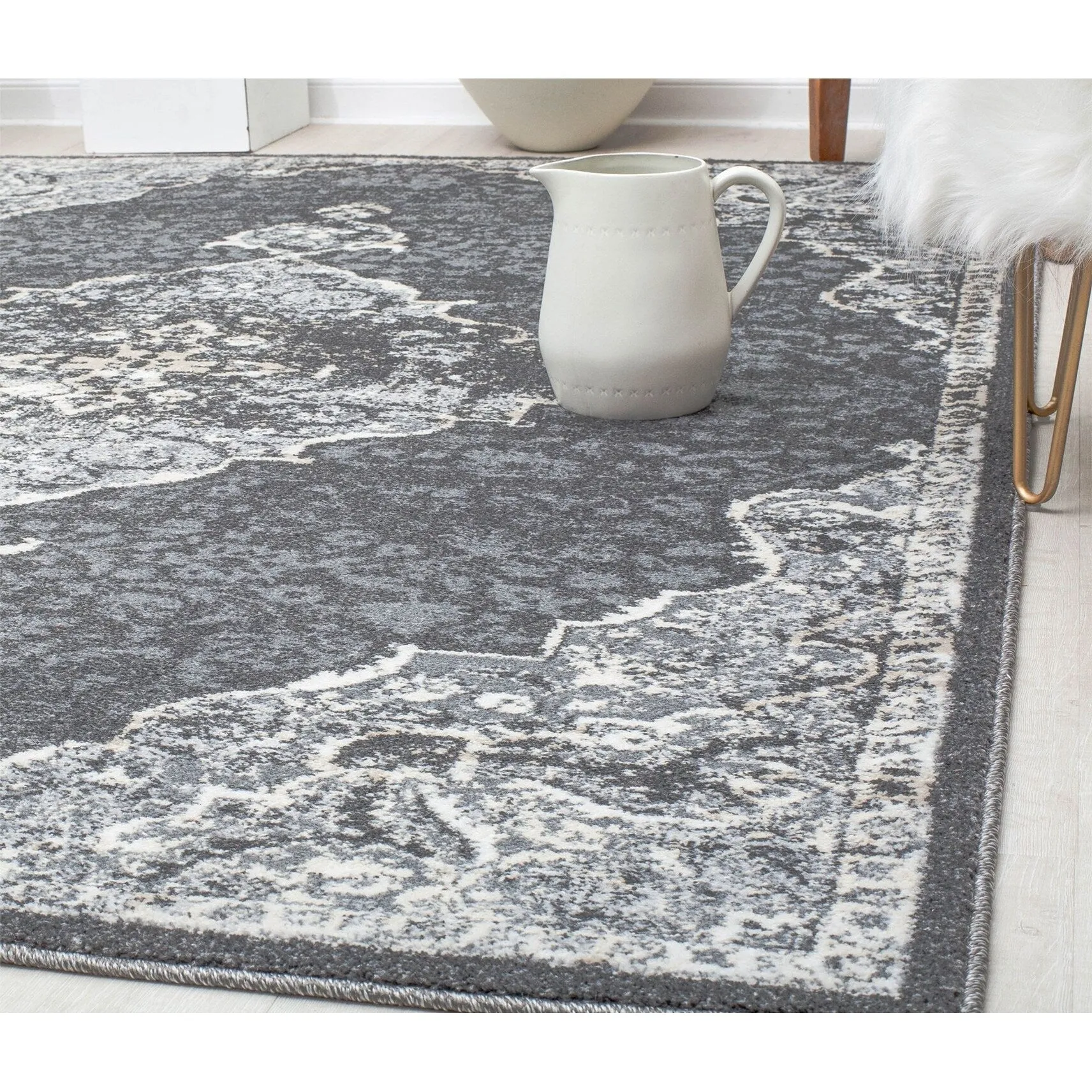 Oleander Vintage Transitional Pink Amaranth Medallion Rug