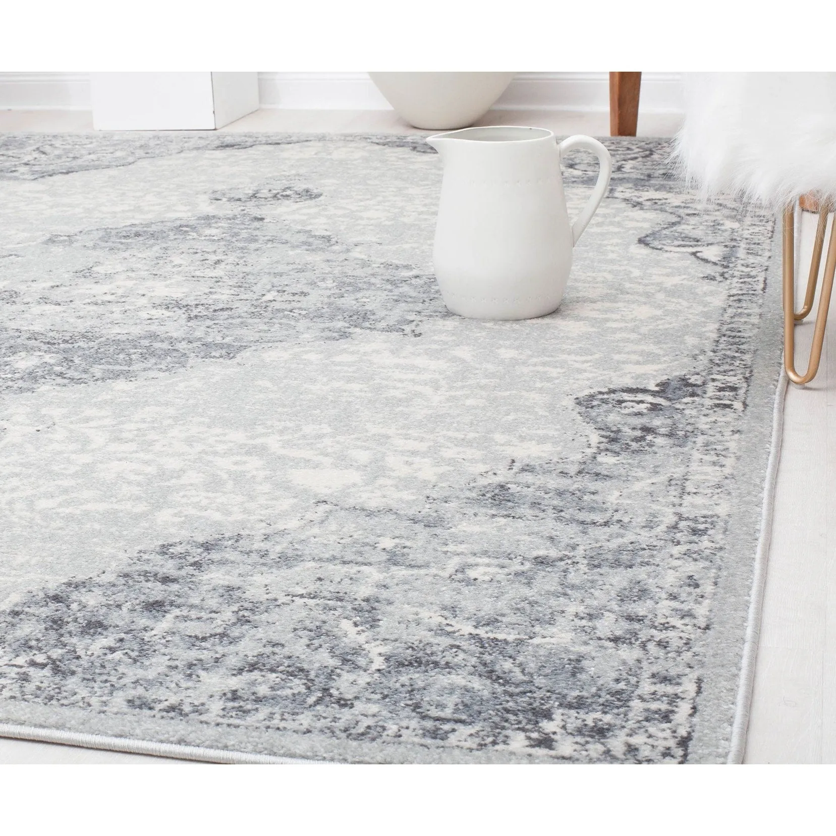 Oleander Vintage Transitional Pink Amaranth Medallion Rug