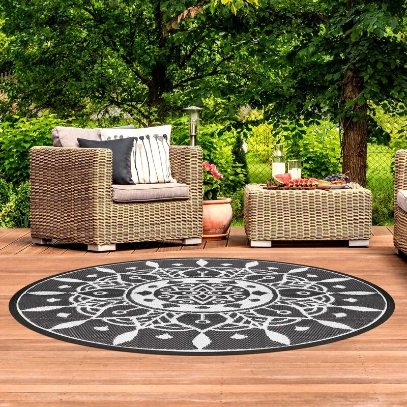 Outdoor5' x 5' Plastic Straw Reversible Rug for Decoration Garden. Backyard. Balcony