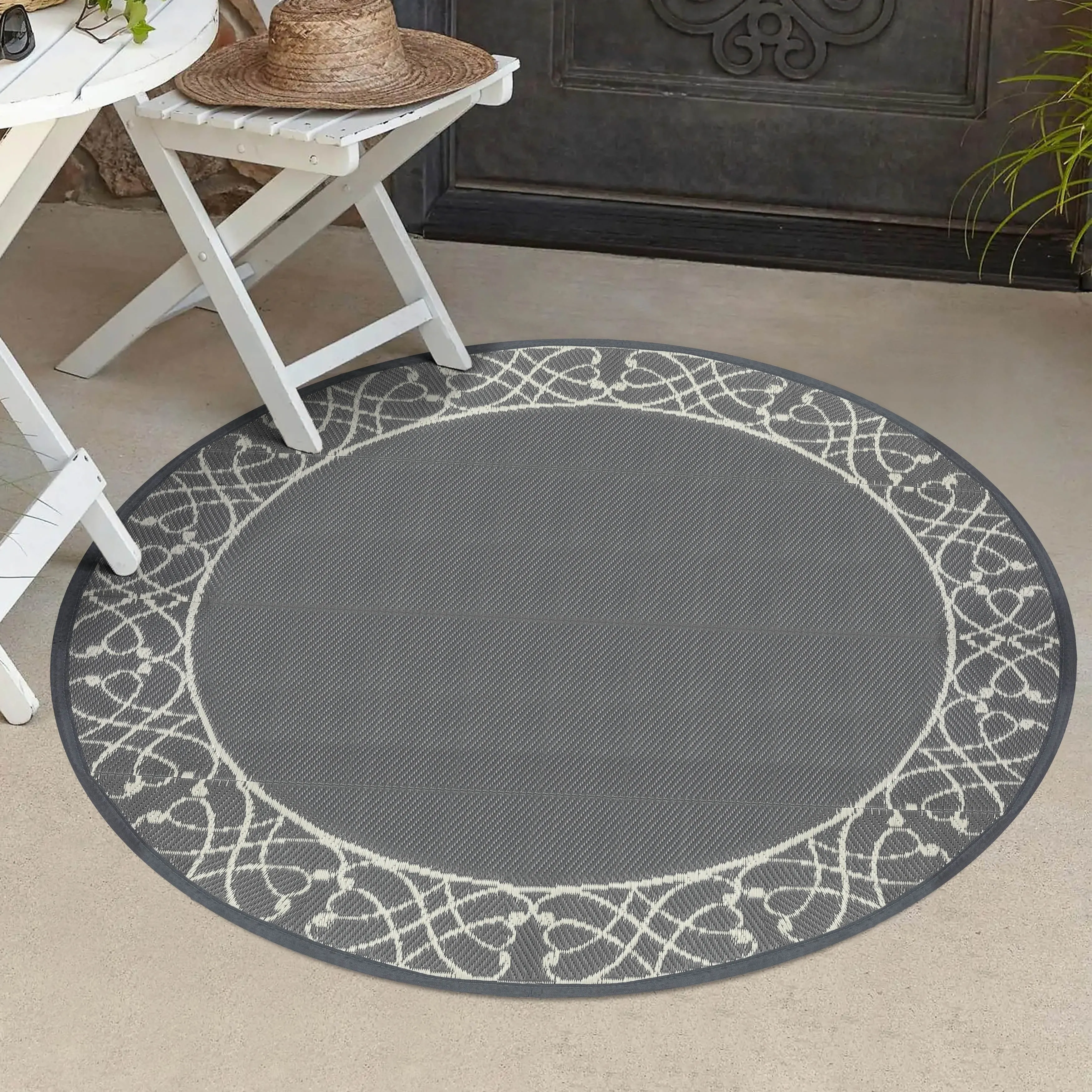Outdoor5' x 5' Plastic Straw Reversible Rug for Decoration Garden. Backyard. Balcony
