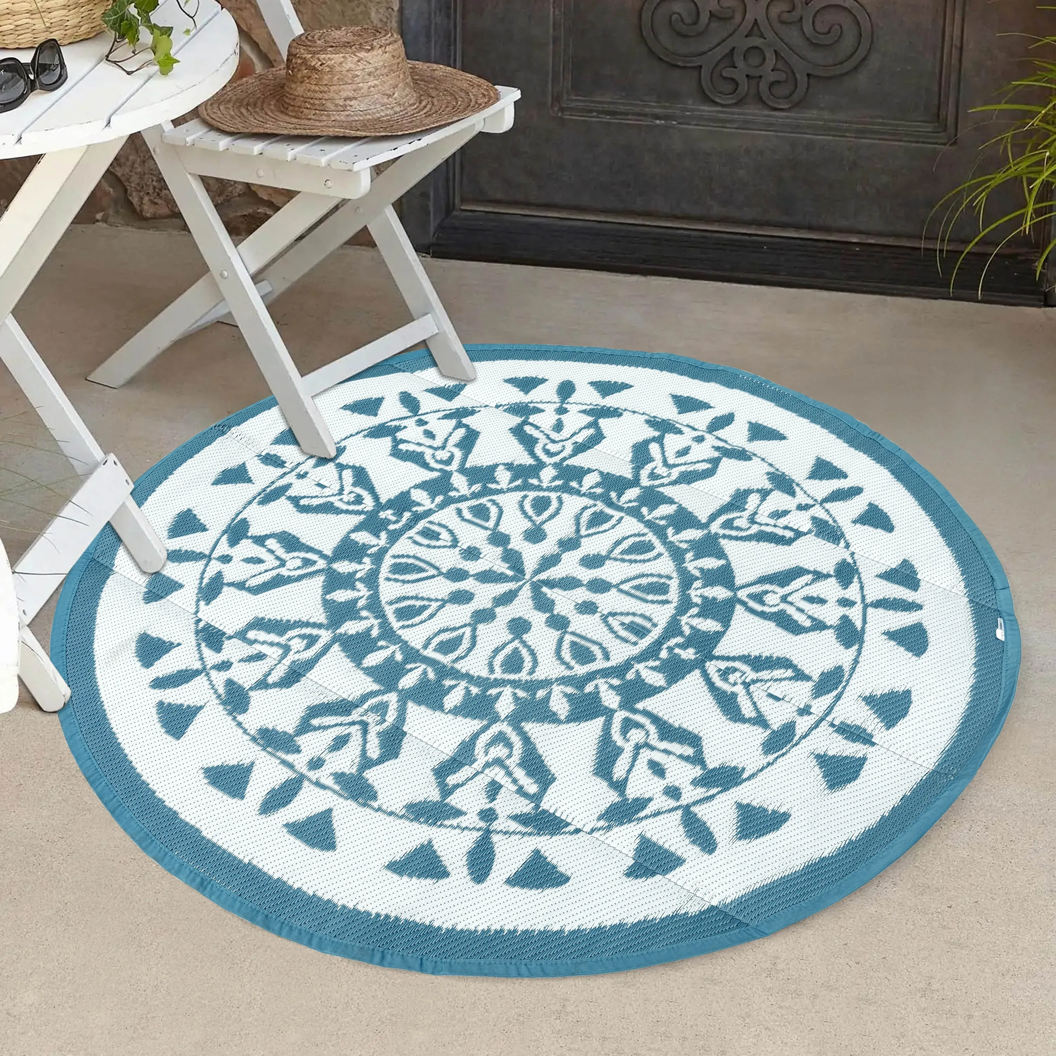 Outdoor5' x 5' Plastic Straw Reversible Rug for Decoration Garden. Backyard. Balcony