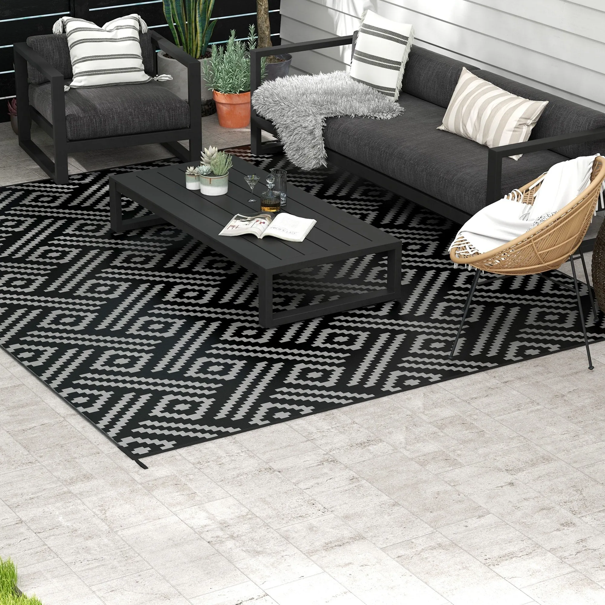 Outsunny Reversible Outdoor Rug. 9' x 12' Waterproof Plastic Straw Floor Mat. Portable RV Camping Carpet - 9' x 12'