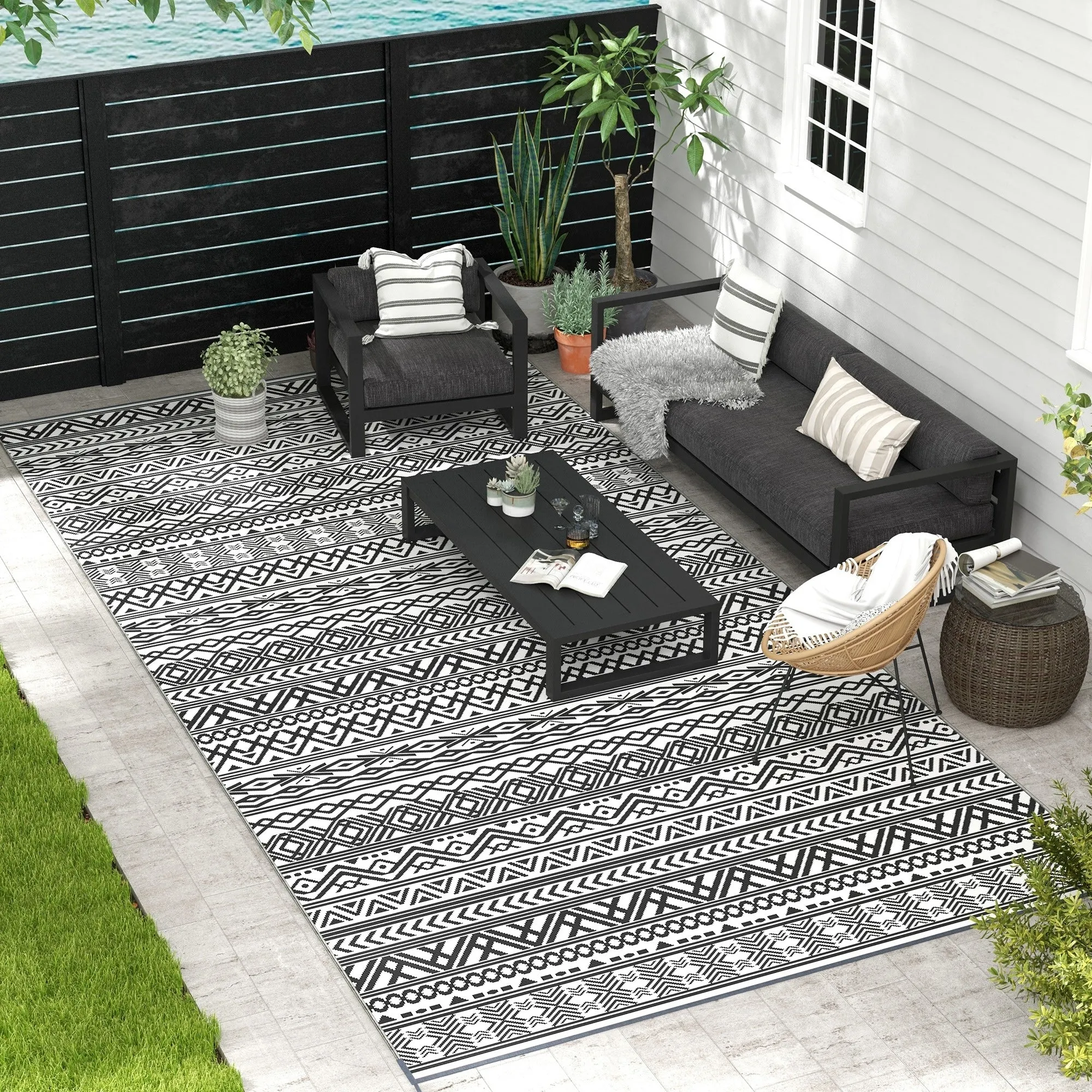 Outsunny Reversible Outdoor Rug. 9' x 18' Waterproof Plastic Straw Floor Mat. Portable RV Camping Carpet