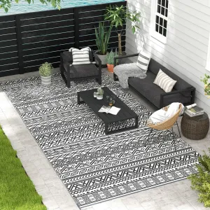Outsunny Reversible Outdoor Rug. 9' x 18' Waterproof Plastic Straw Floor Mat. Portable RV Camping Carpet