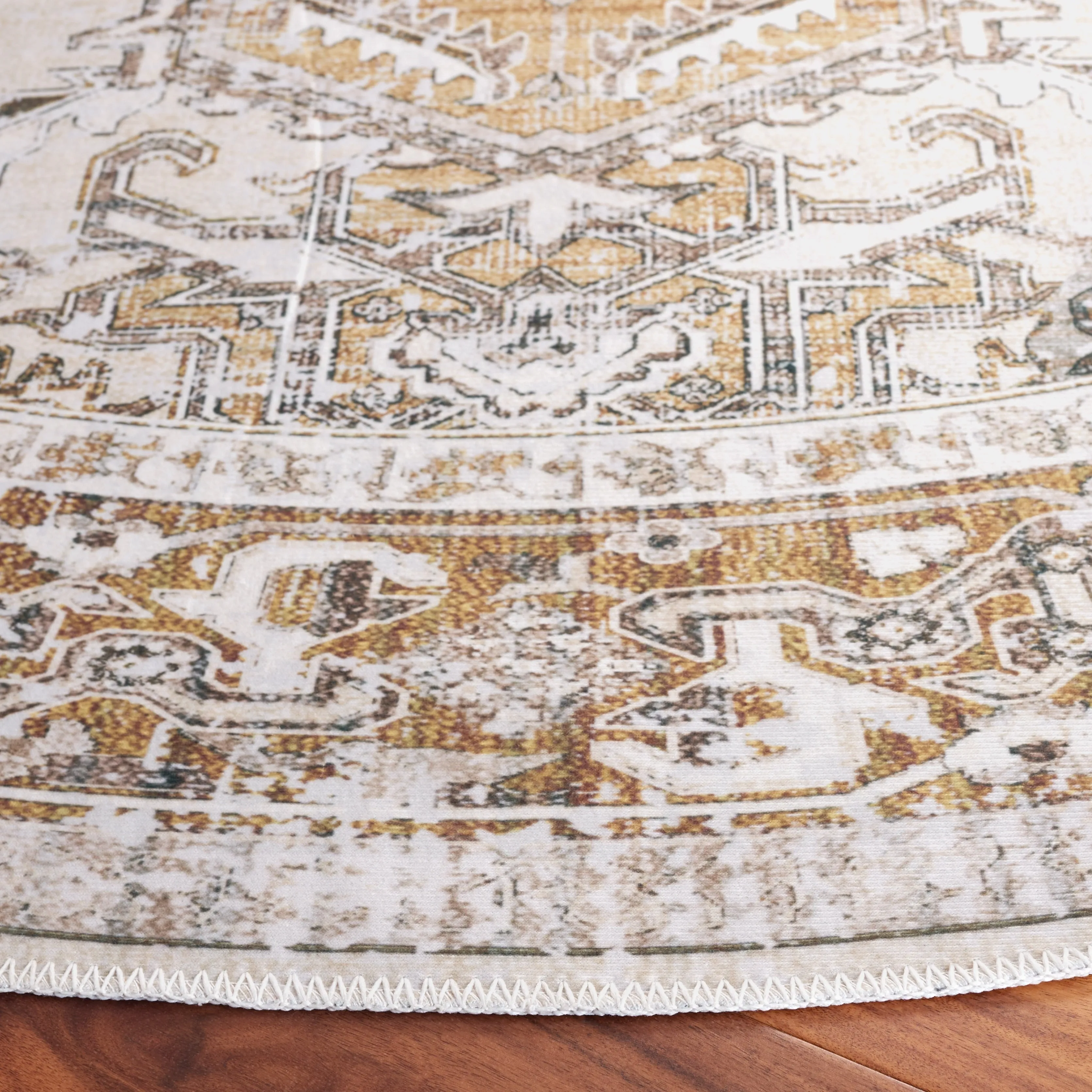 SAFAVIEH Arizona Chantalle Machine Washable Slip Resistant Vintage Oriental