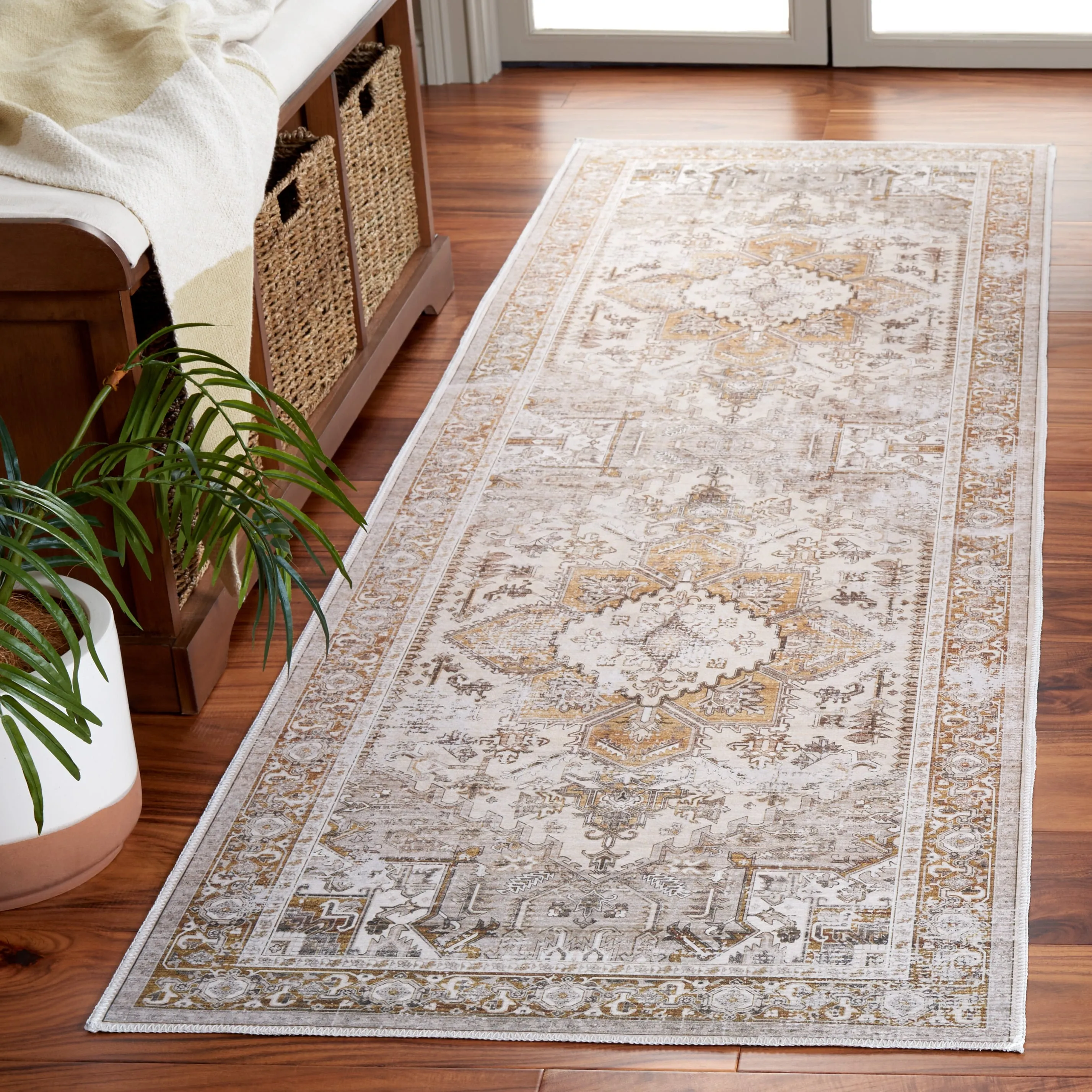 SAFAVIEH Arizona Chantalle Machine Washable Slip Resistant Vintage Oriental