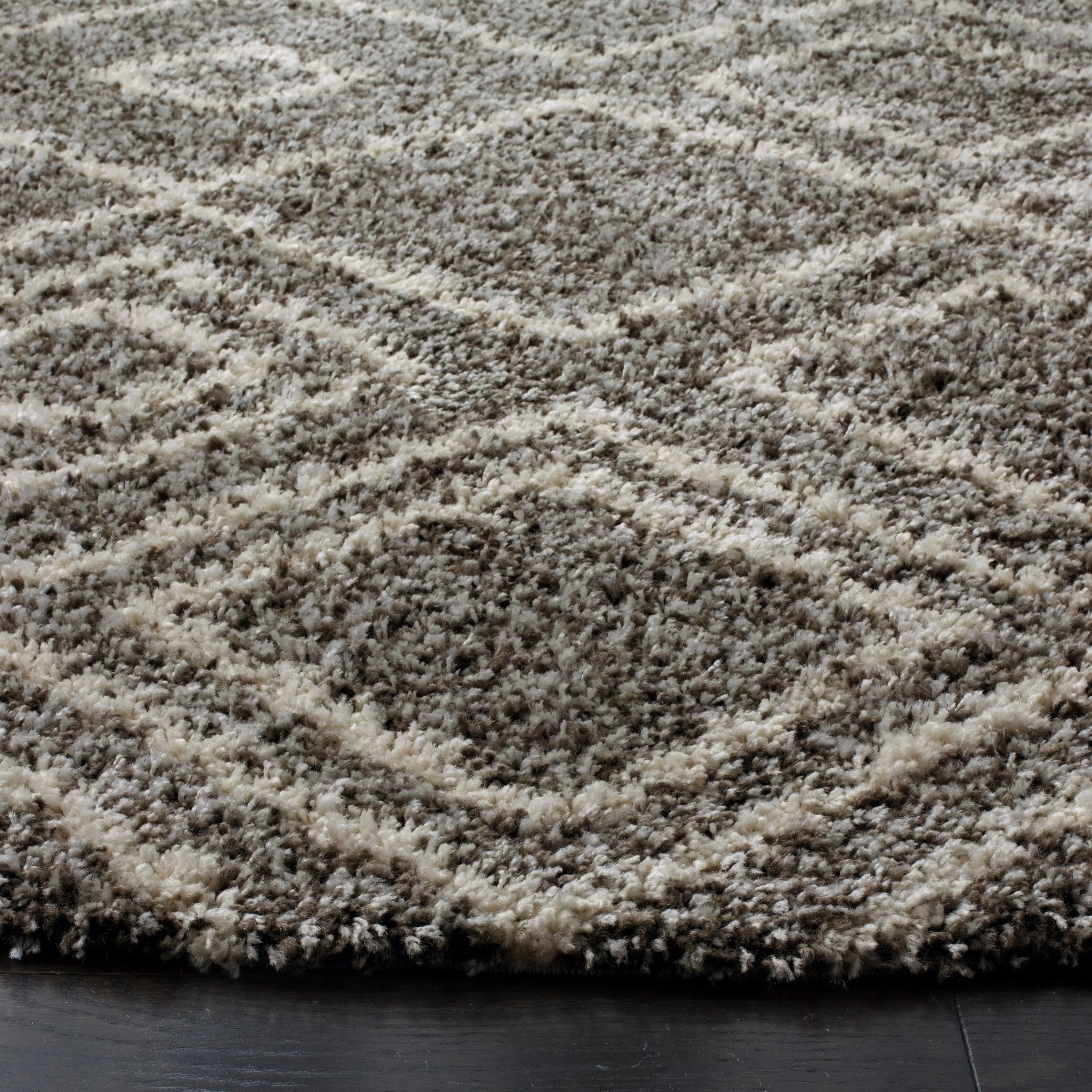 SAFAVIEH Arizona Shag Eyvor 1.2-inch Thick Rug