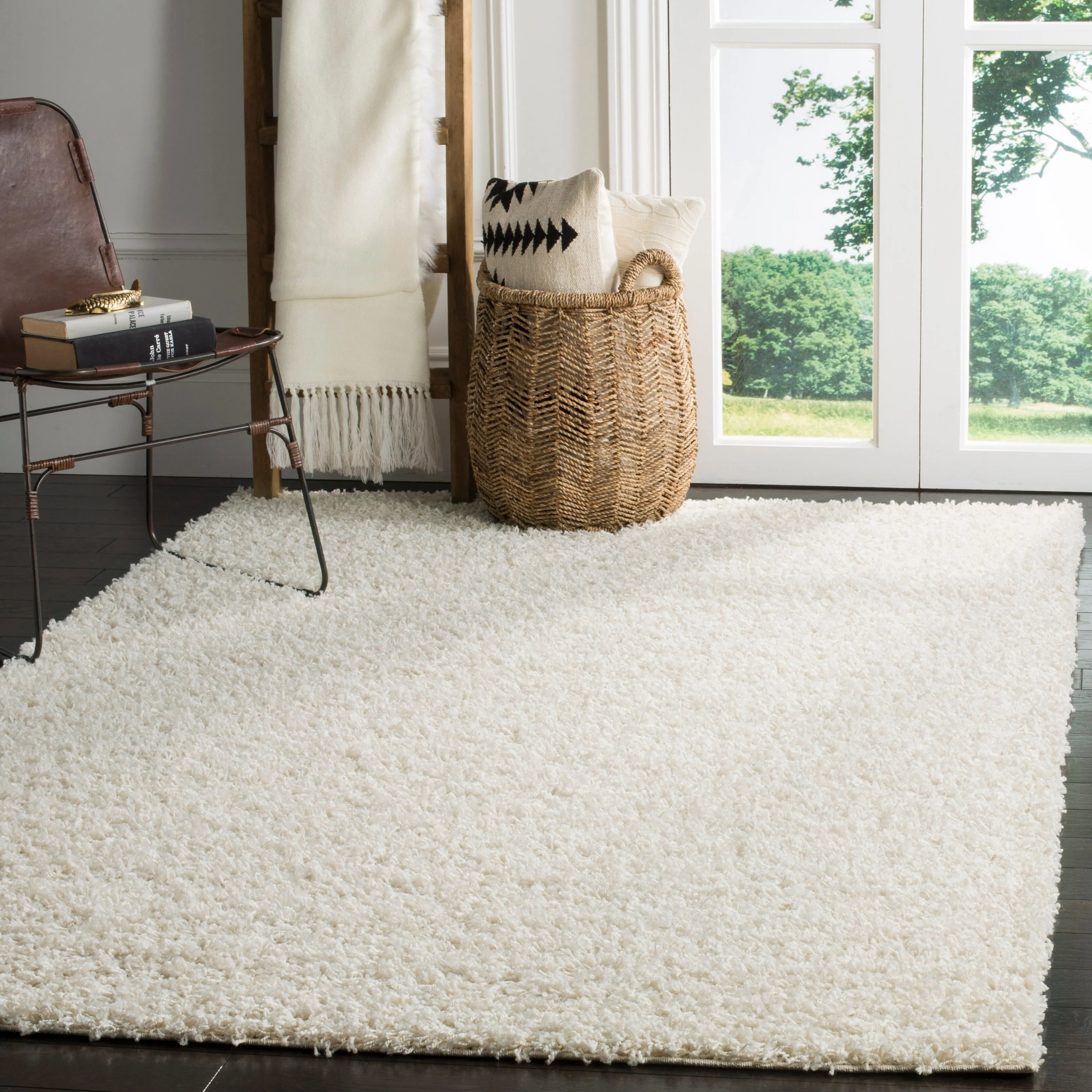 SAFAVIEH Athens Shag Ilaha 1.5-inch Thick Rug - Off White - 6' x 9'