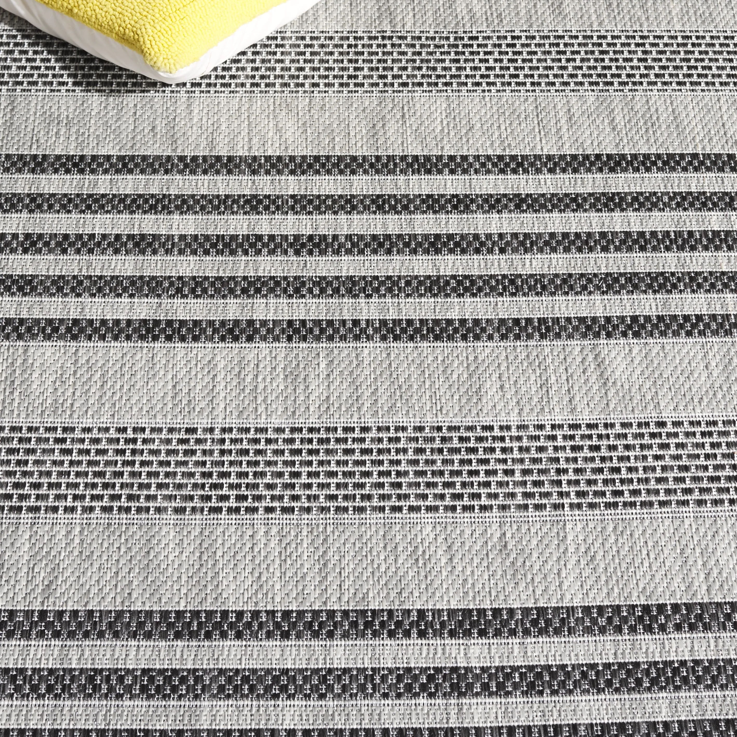 SAFAVIEH Beach House Gritta Transitional Rug