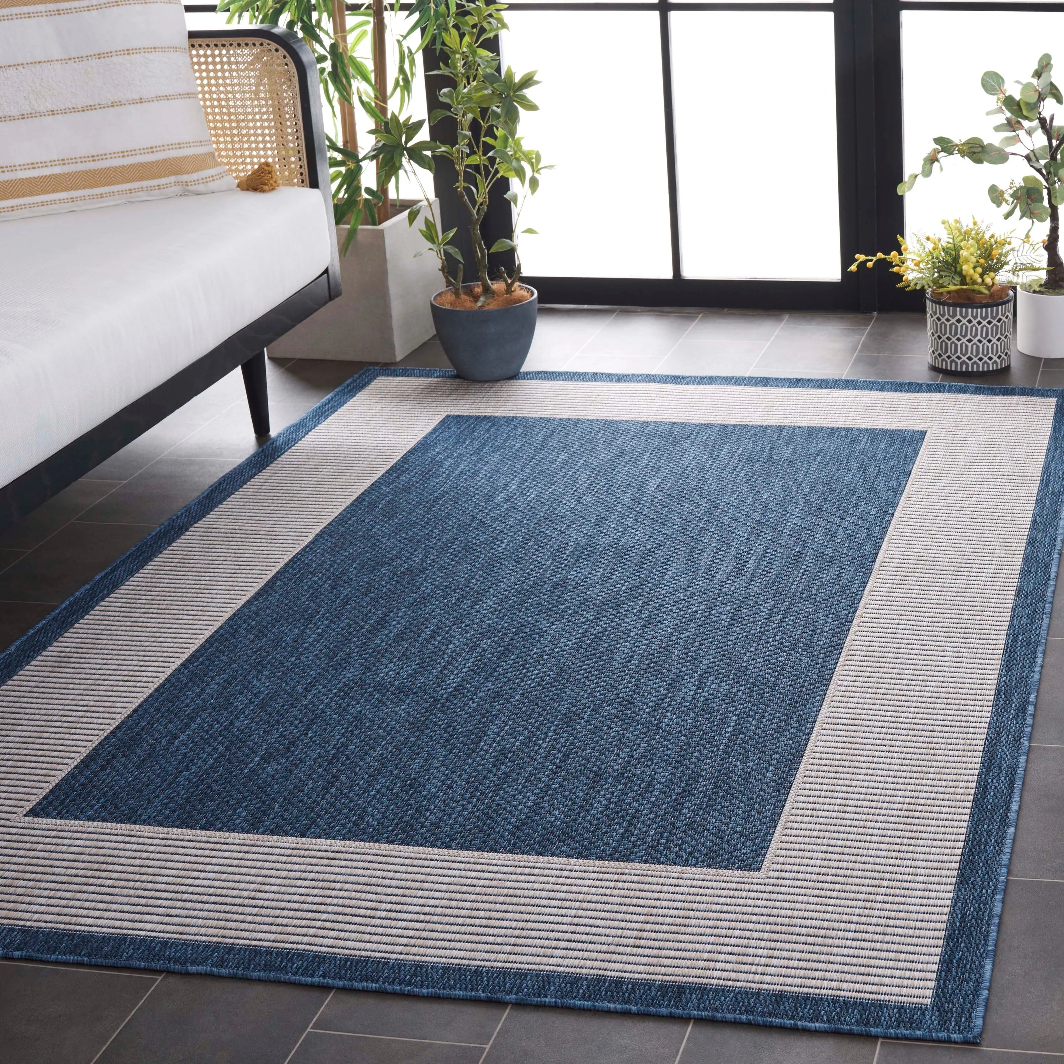 SAFAVIEH Beach House Maronia Transitional Rug