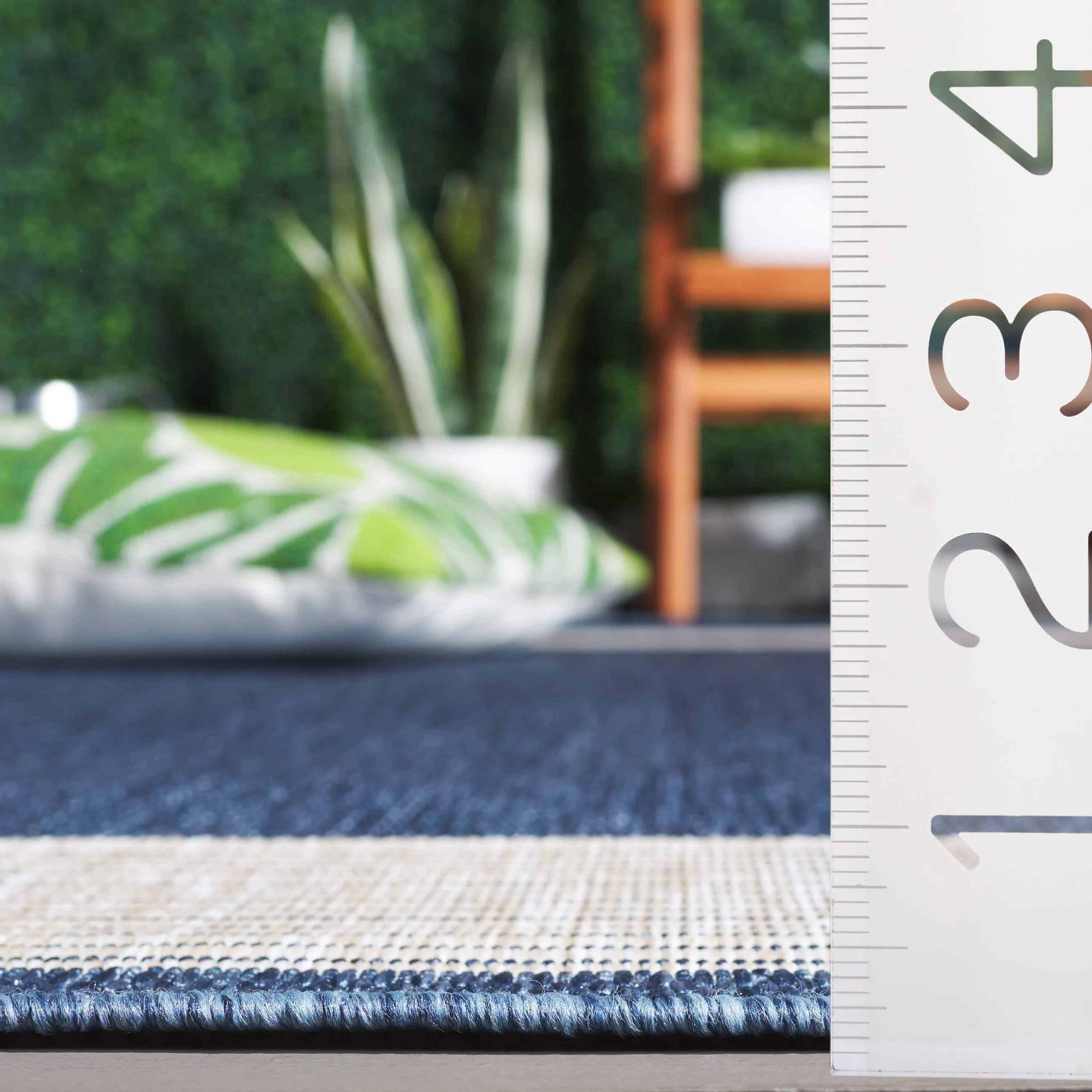 SAFAVIEH Beach House Maronia Transitional Rug
