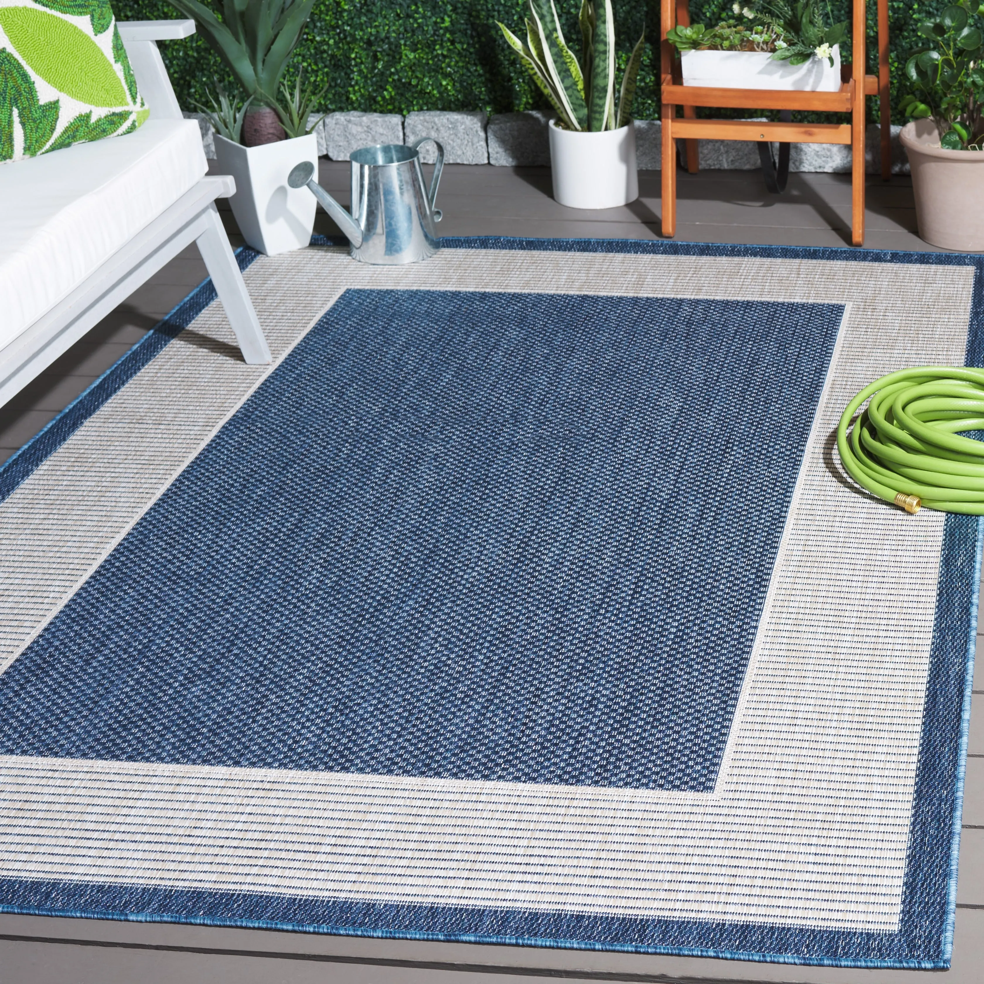 SAFAVIEH Beach House Maronia Transitional Rug