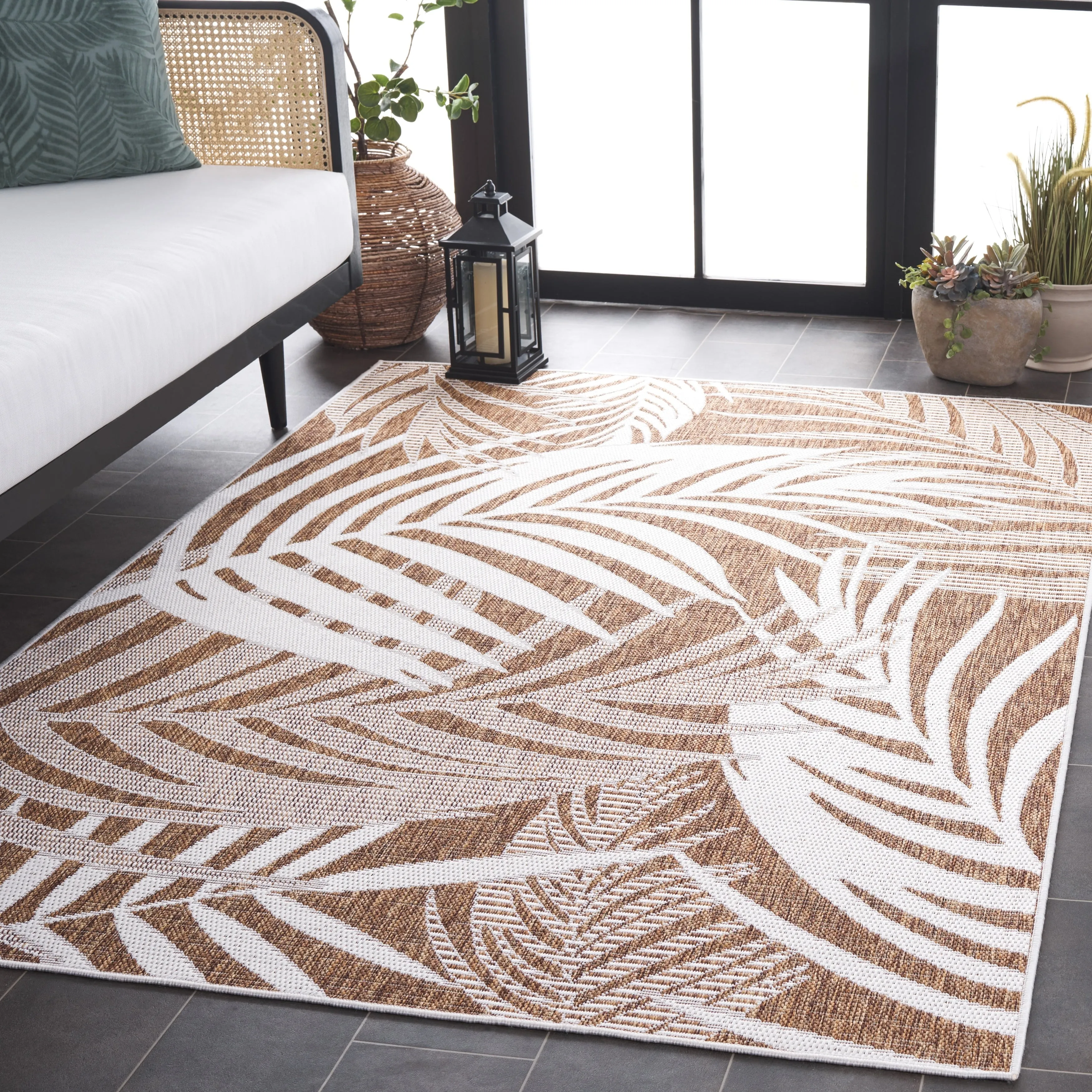 SAFAVIEH Beach House Nassrin Transitional Rug