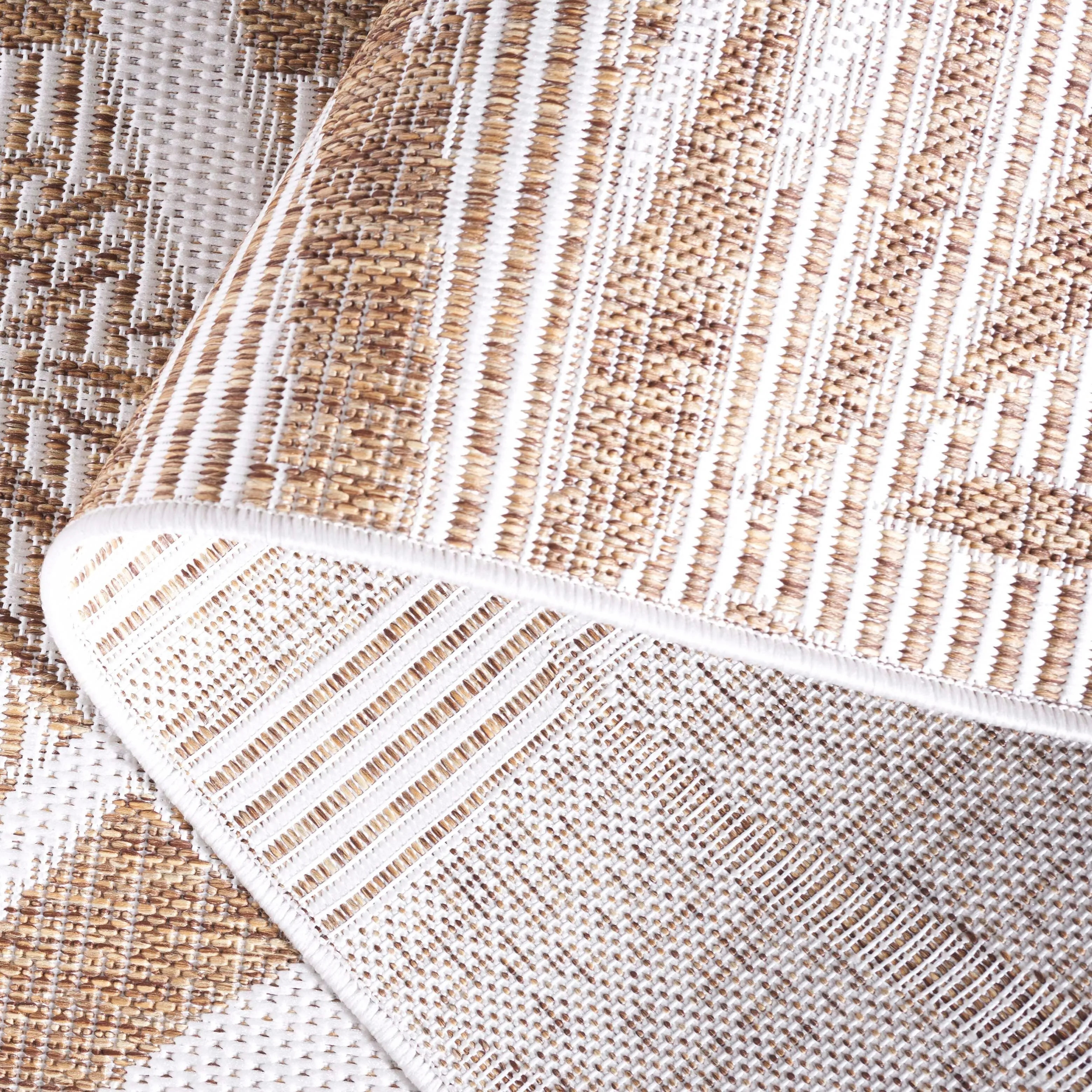 SAFAVIEH Beach House Nassrin Transitional Rug