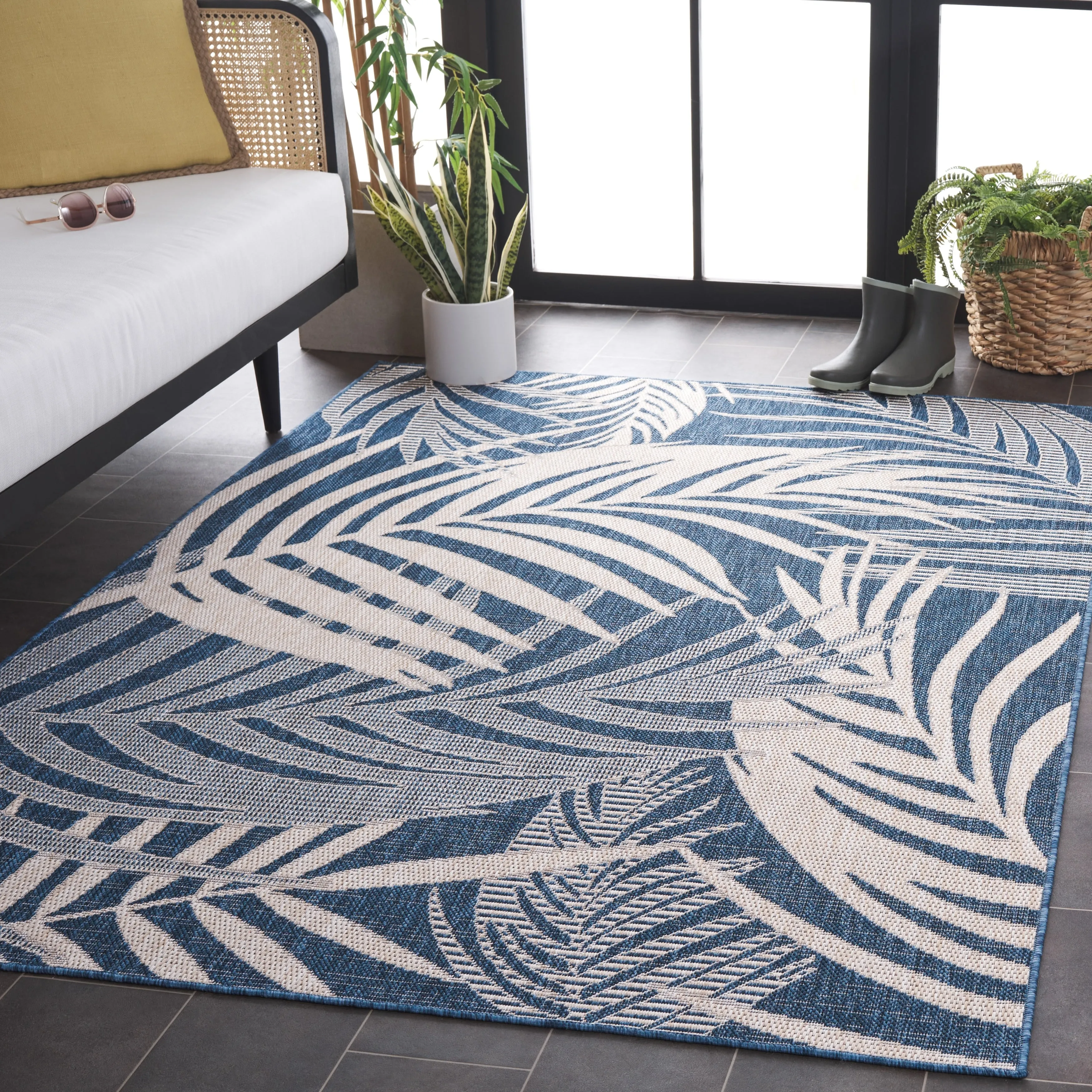 SAFAVIEH Beach House Nassrin Transitional Rug