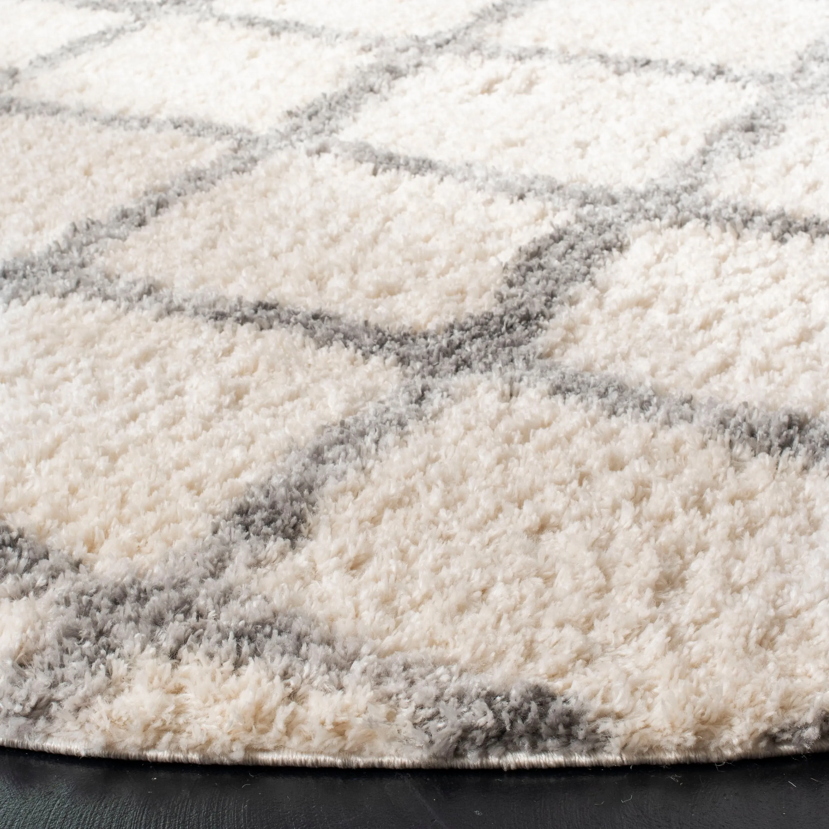 SAFAVIEH Berber Shag Sestilia Rug
