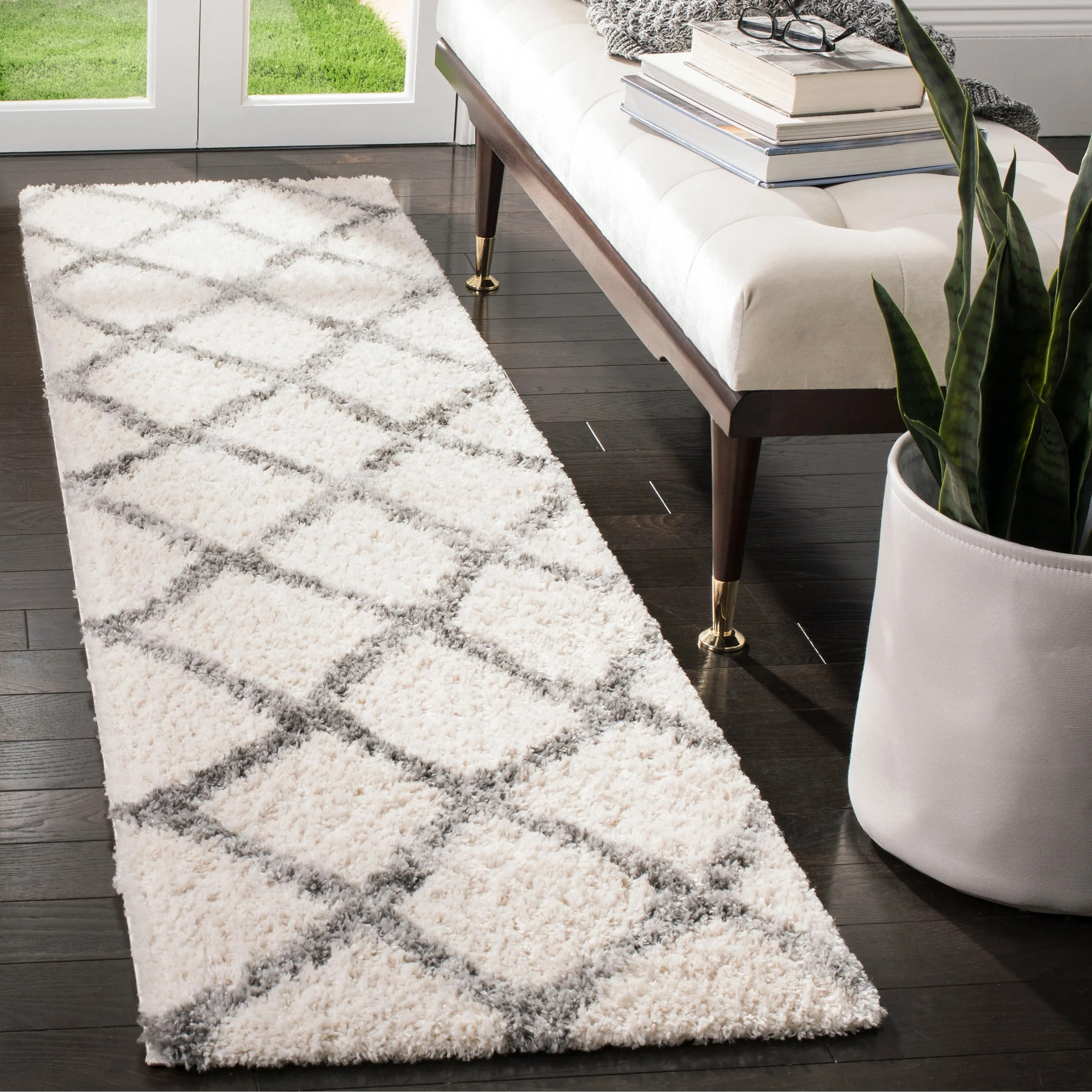 SAFAVIEH Berber Shag Sestilia Rug