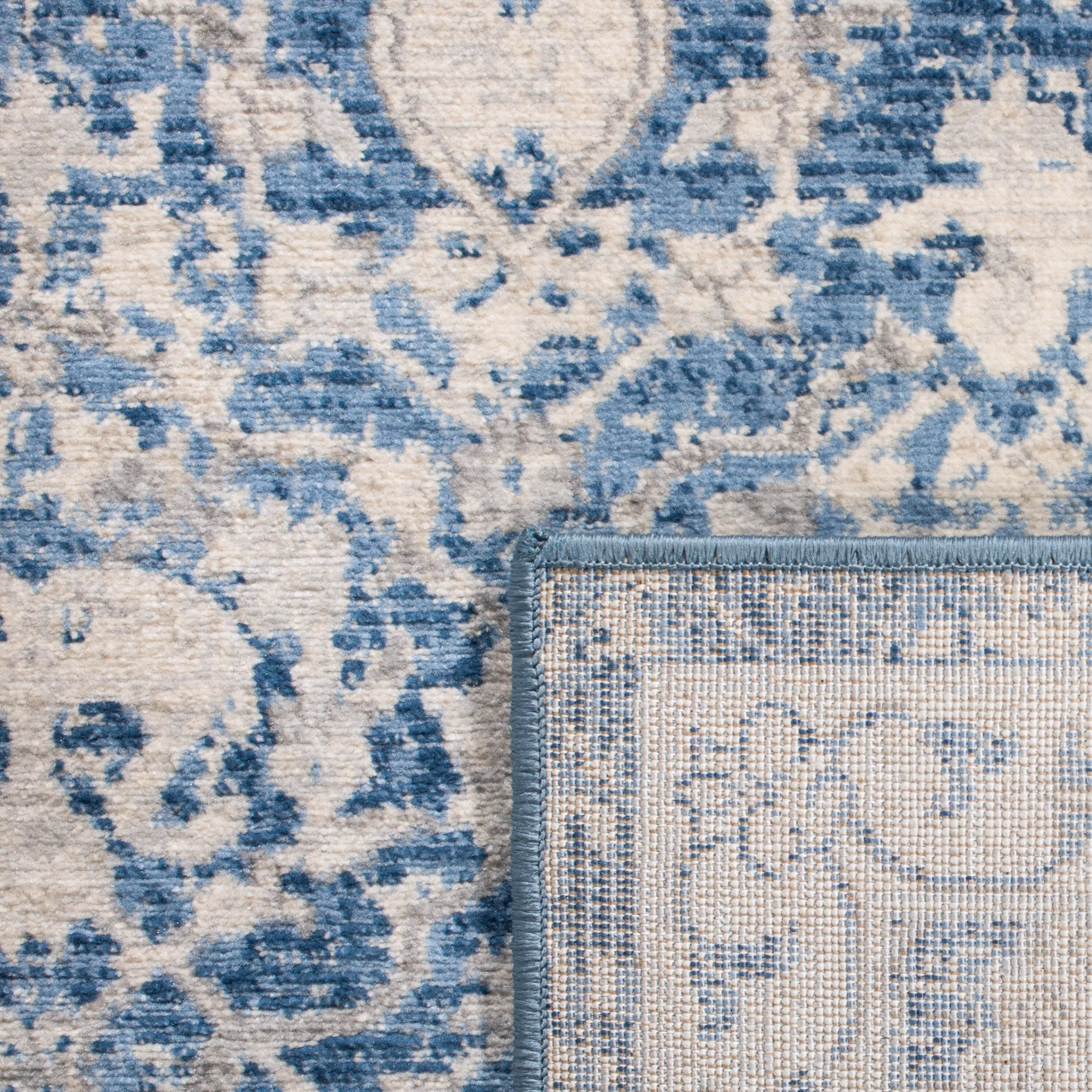 SAFAVIEH Brentwood Flo Traditional Oriental Rug - Navy/Creme - 6' x 9'
