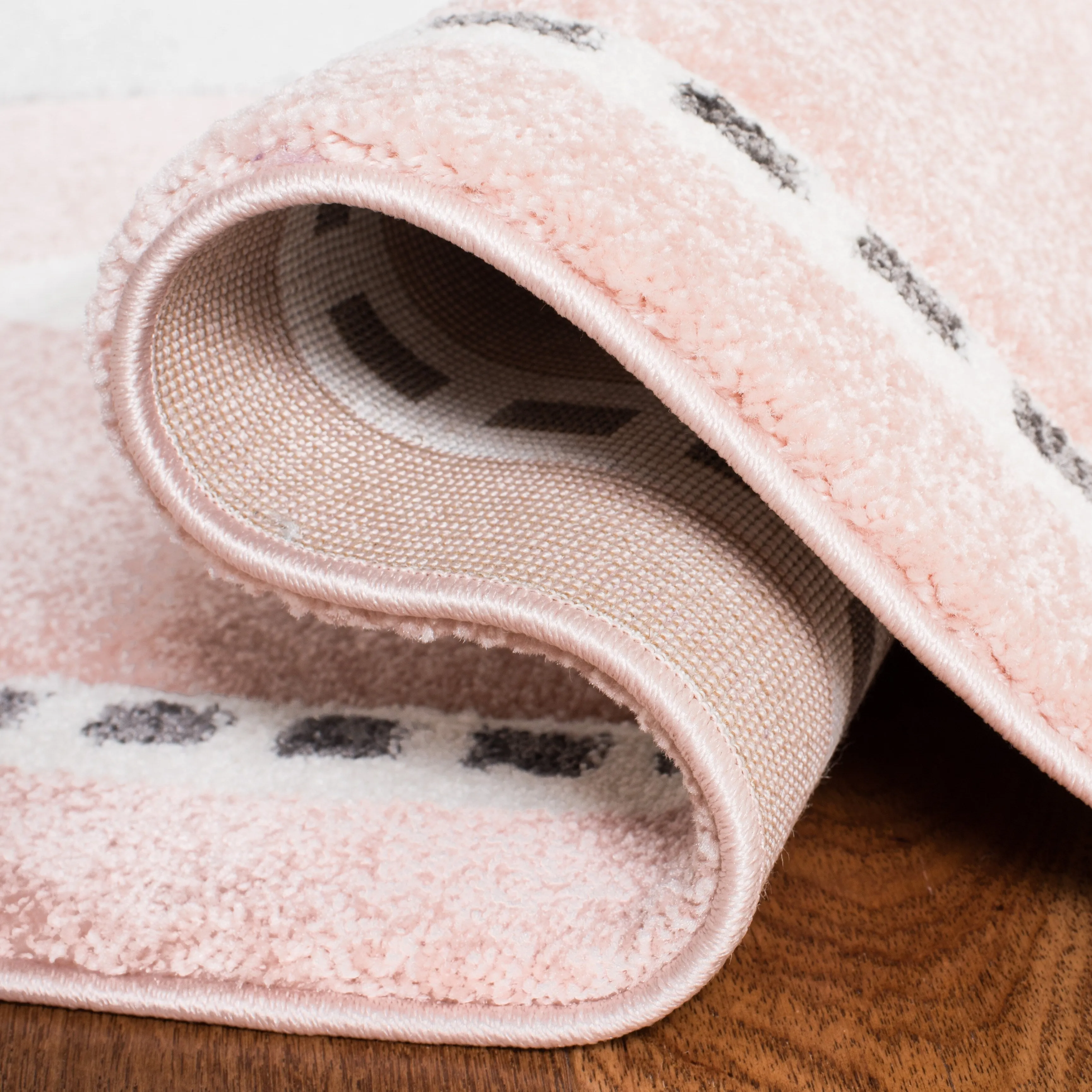 SAFAVIEH Carousel Kids Njomeza Bunny Rug - Pink/Ivory - 3' 3 x 5' 3