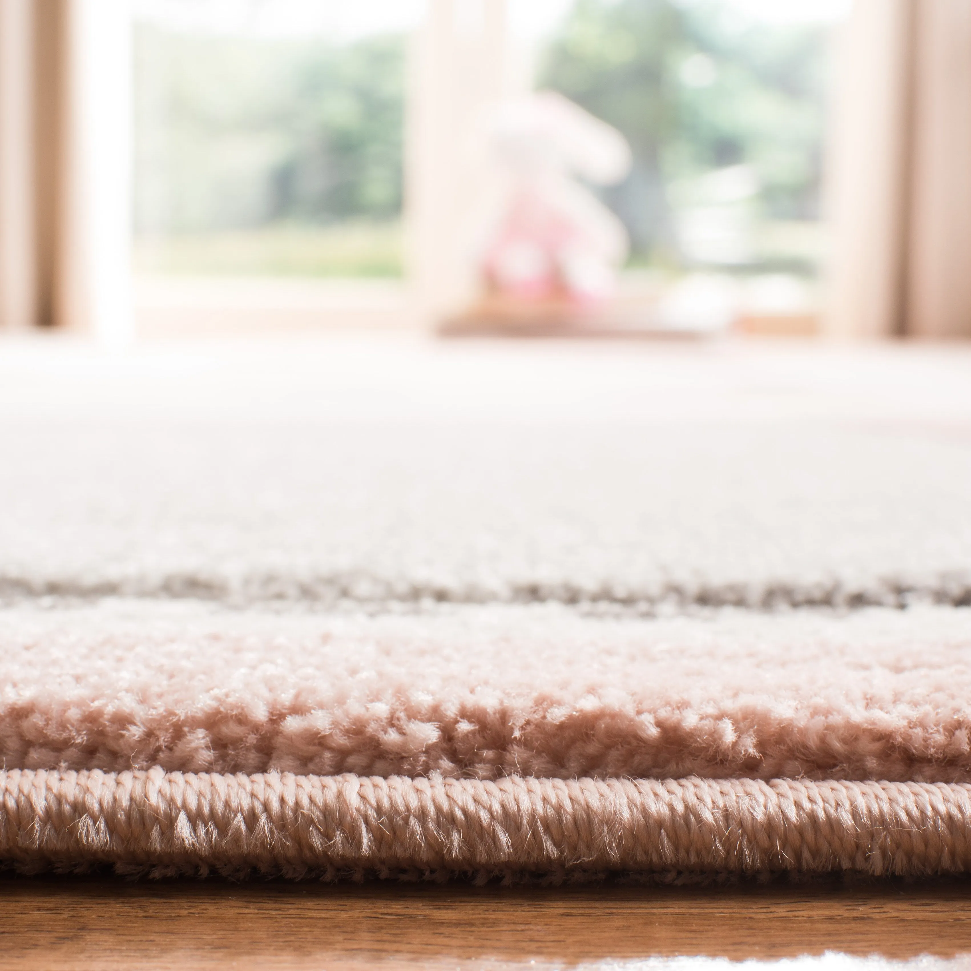 SAFAVIEH Carousel Kids Njomeza Bunny Rug - Pink/Ivory - 3' 3 x 5' 3