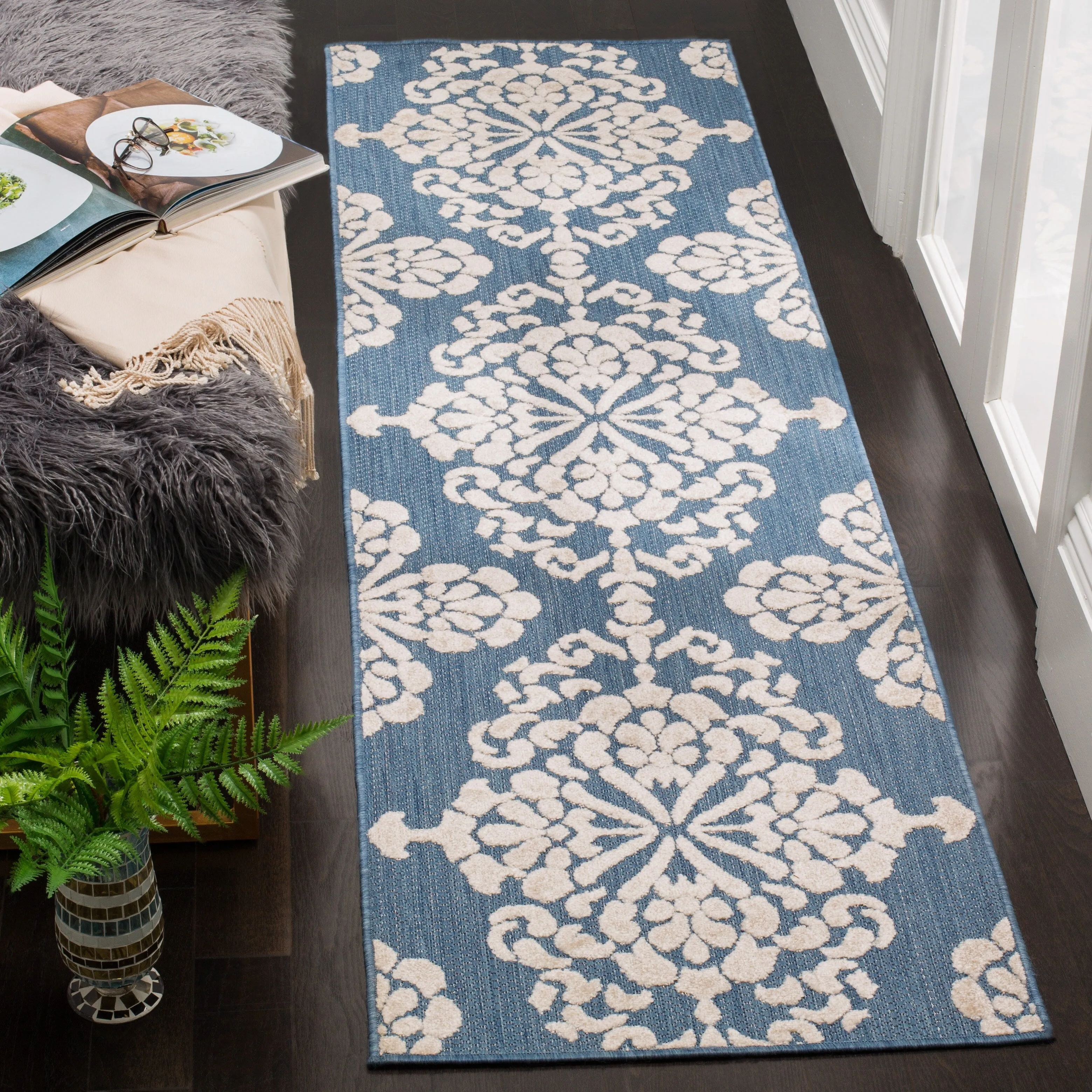 SAFAVIEH Cottage Kazimira Indoor/ Outdoor Patio Backyard Rug