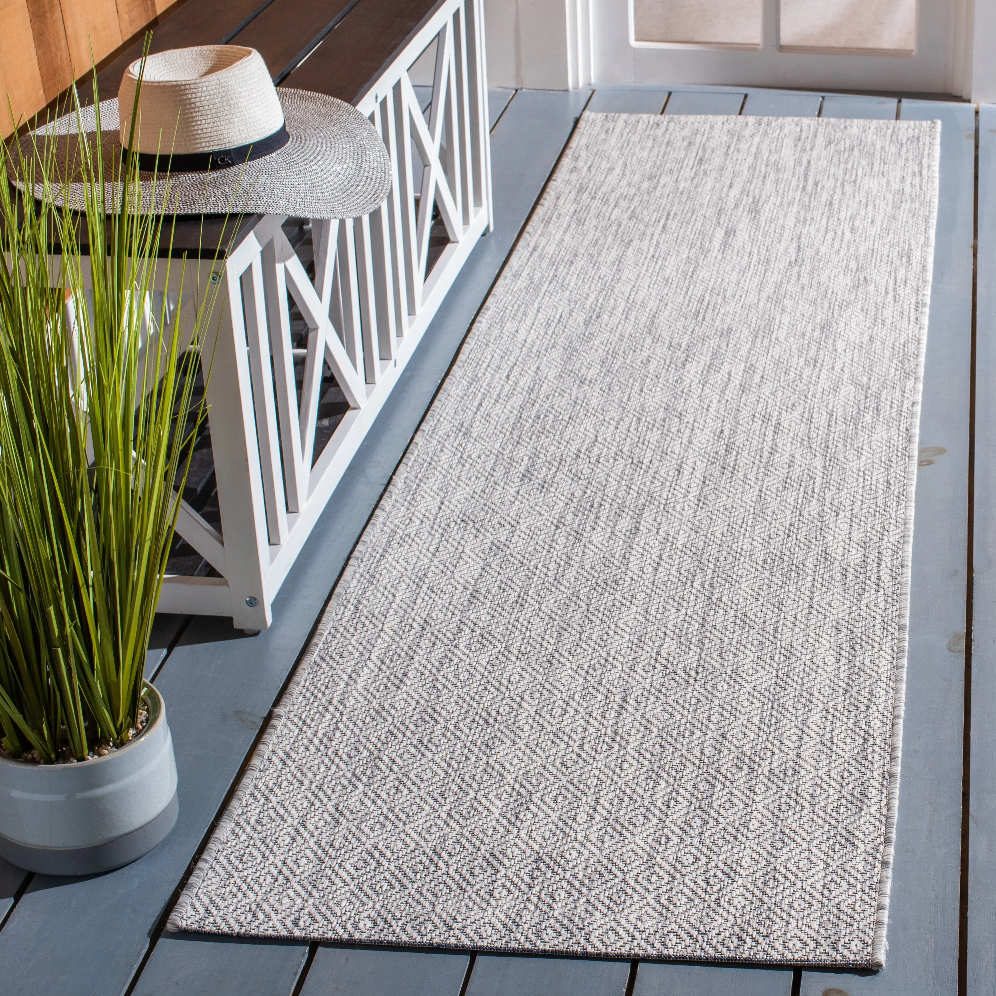 SAFAVIEH Courtyard Lumturie Indoor/Outdoor Waterproof Patio Rug
