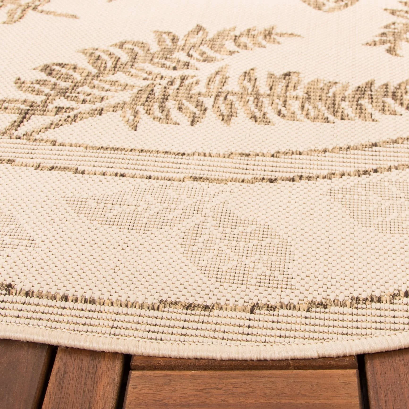 SAFAVIEH Courtyard Rosaria Indoor/ Outdoor Waterproof Patio Backyard Rug