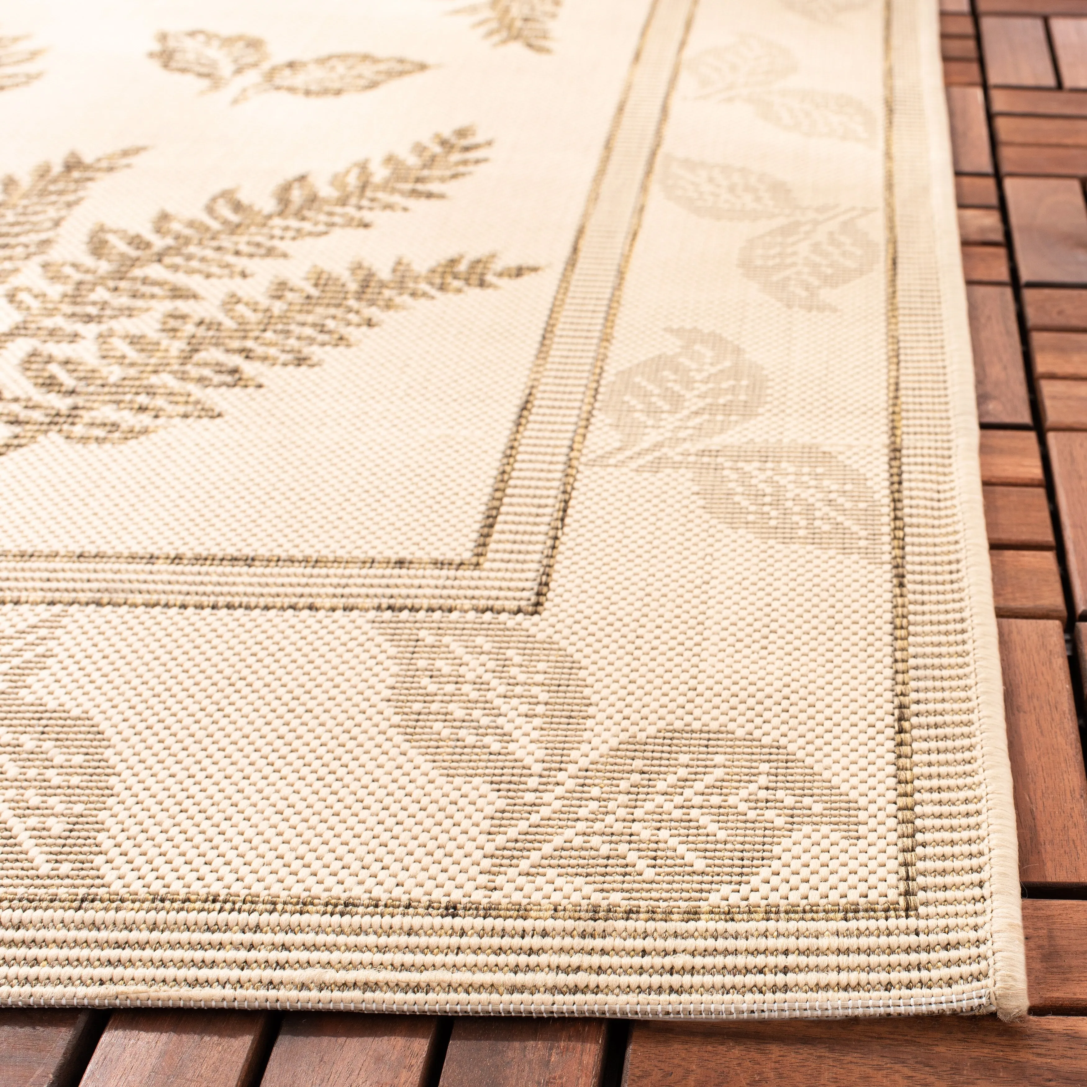 SAFAVIEH Courtyard Rosaria Indoor/ Outdoor Waterproof Patio Backyard Rug
