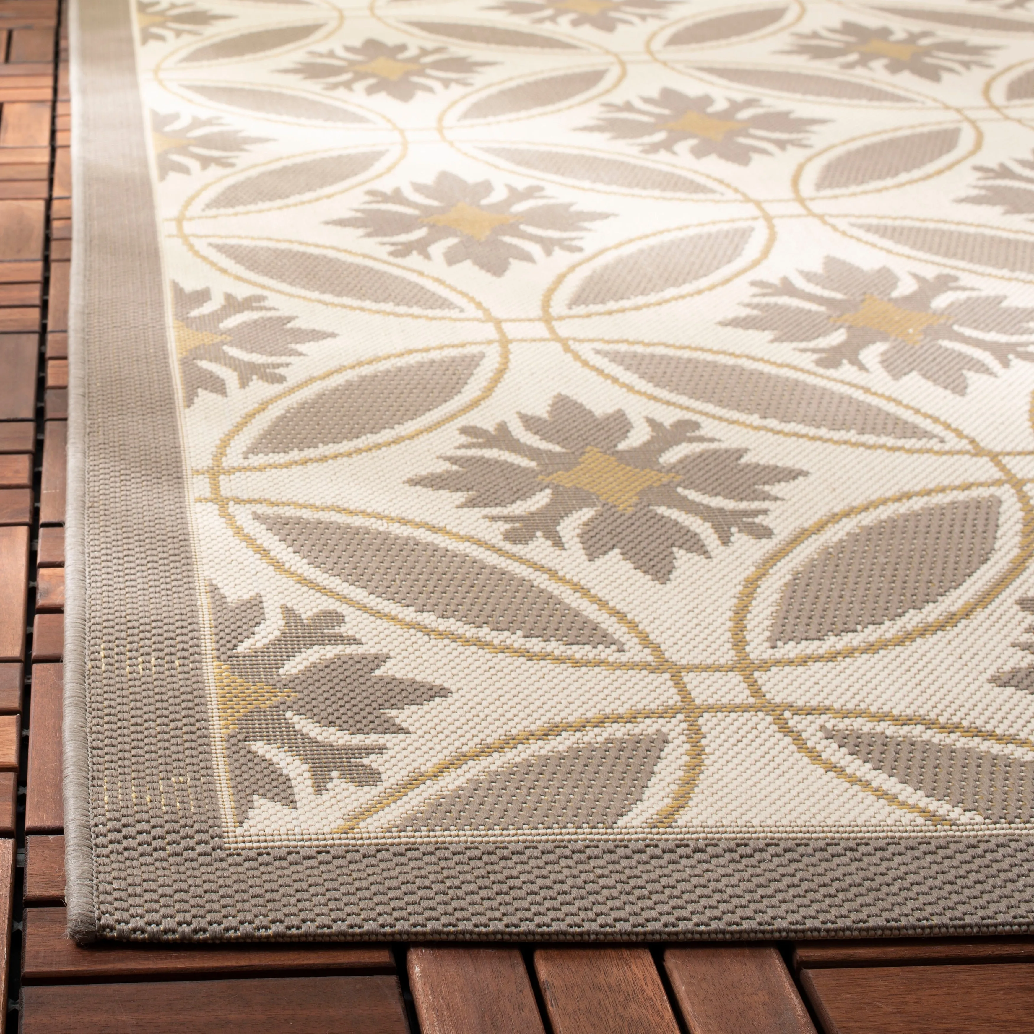 SAFAVIEH Courtyard Shelba Indoor/ Outdoor Waterproof Rug