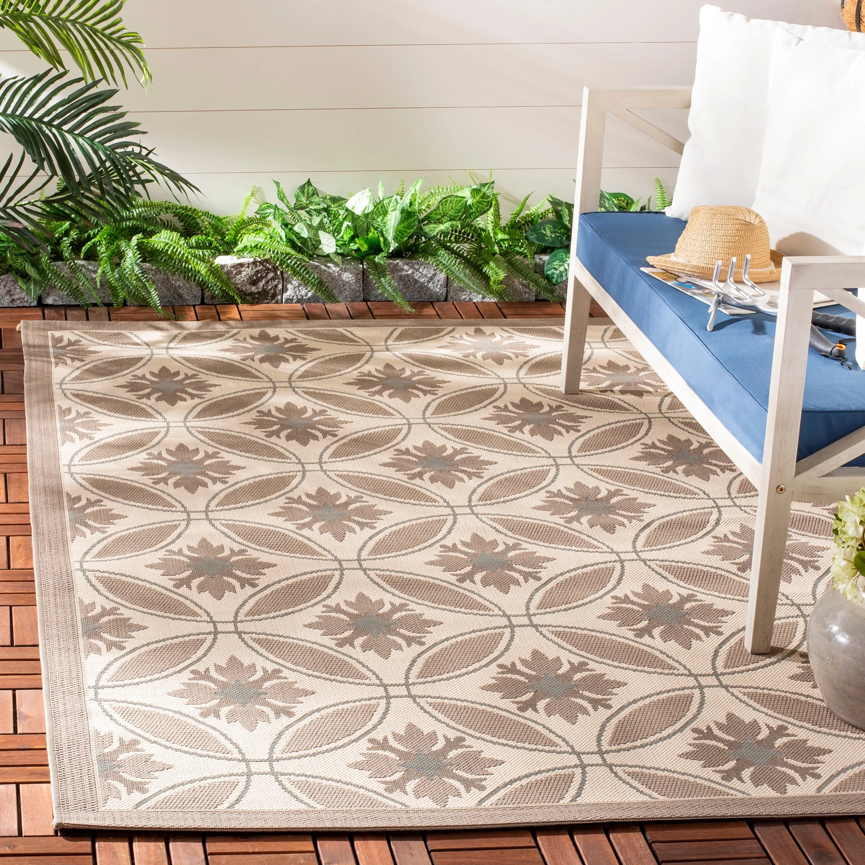 SAFAVIEH Courtyard Shelba Indoor/ Outdoor Waterproof Rug