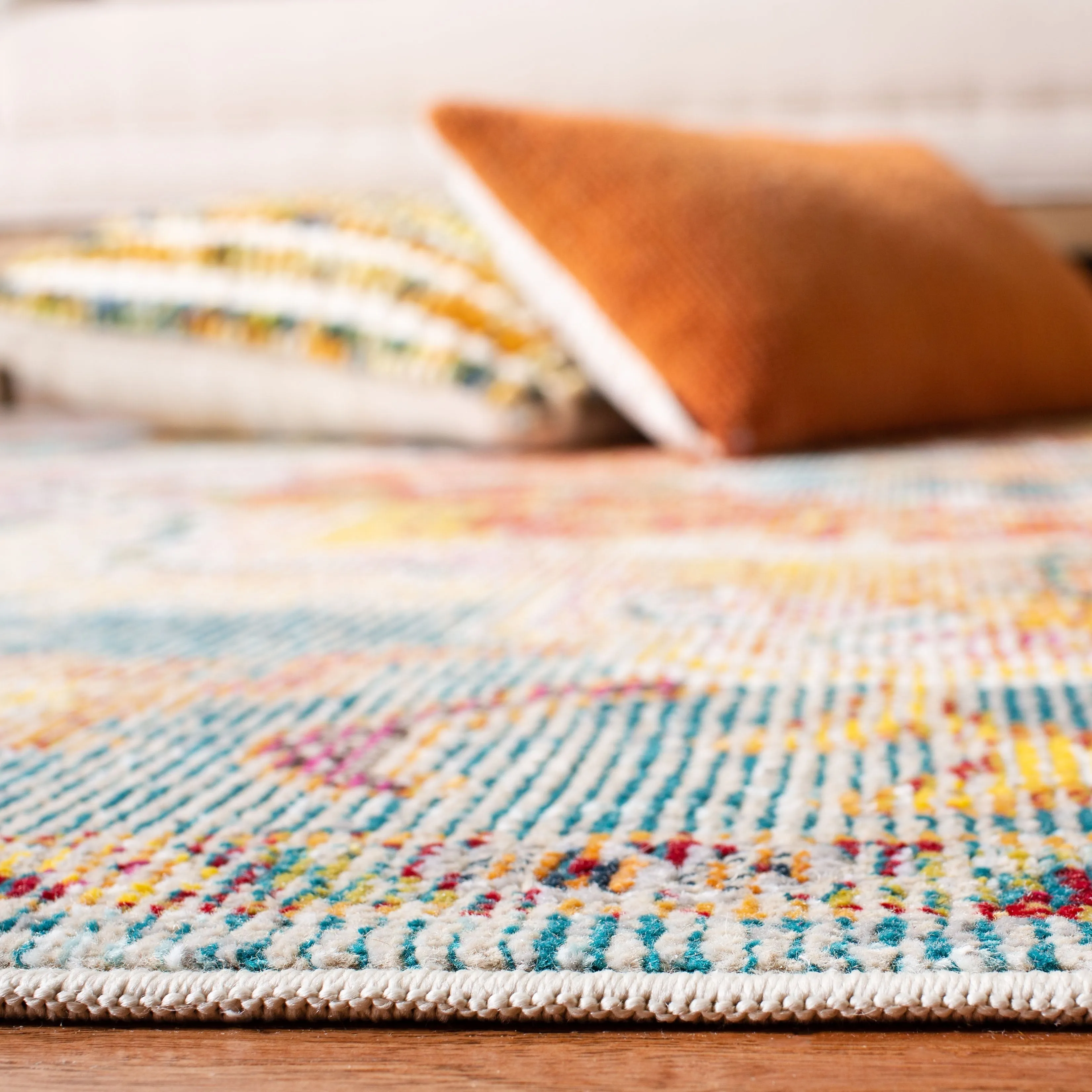 SAFAVIEH. Crystal Naimat Vintage Boho Medallion Rug