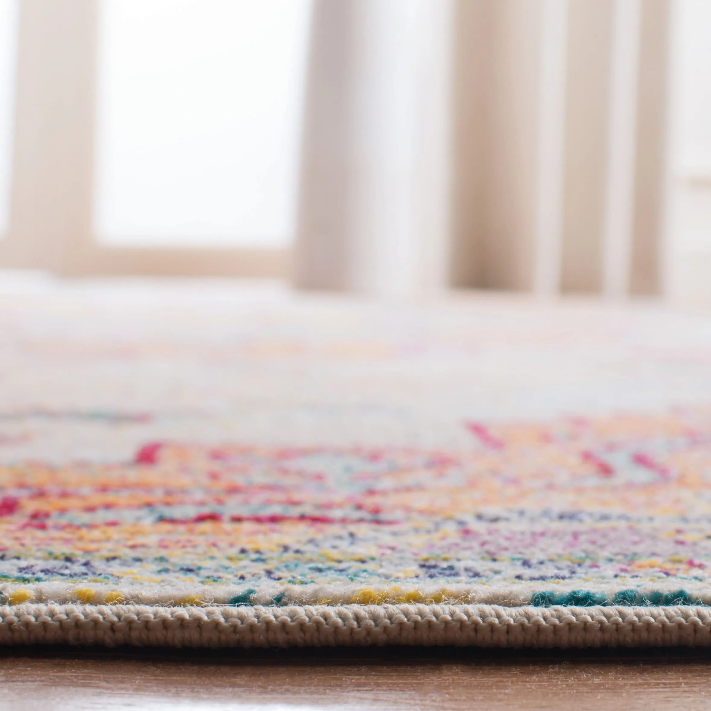 SAFAVIEH. Crystal Naimat Vintage Boho Medallion Rug