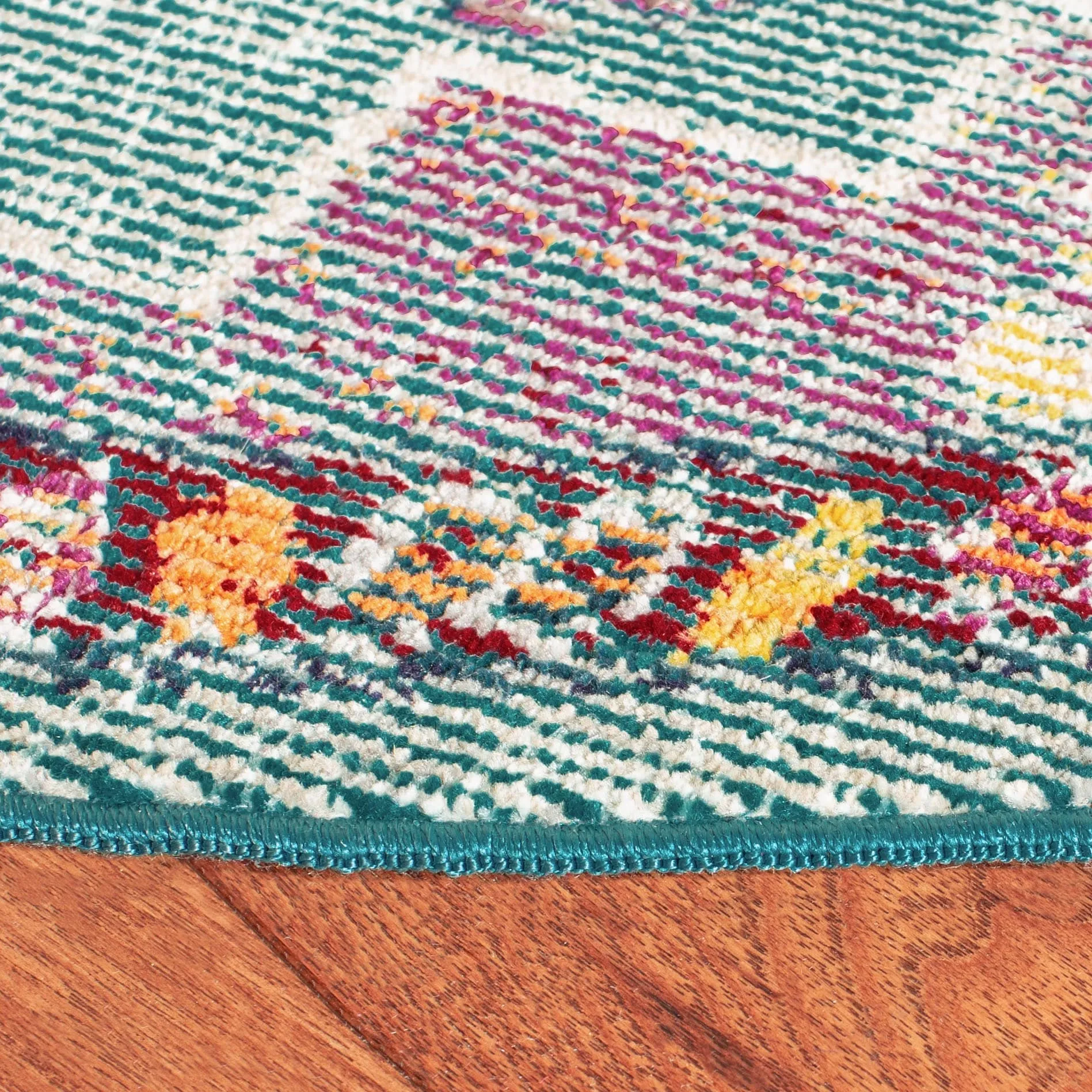 SAFAVIEH. Crystal Naimat Vintage Boho Medallion Rug