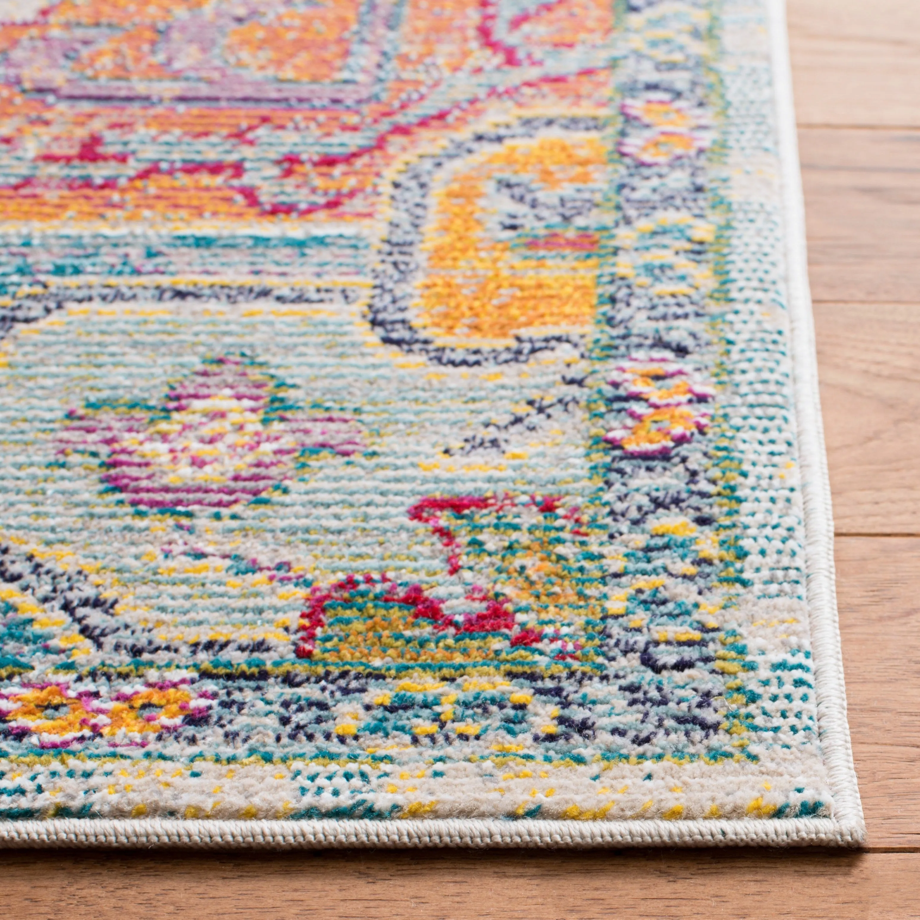 SAFAVIEH. Crystal Naimat Vintage Boho Medallion Rug