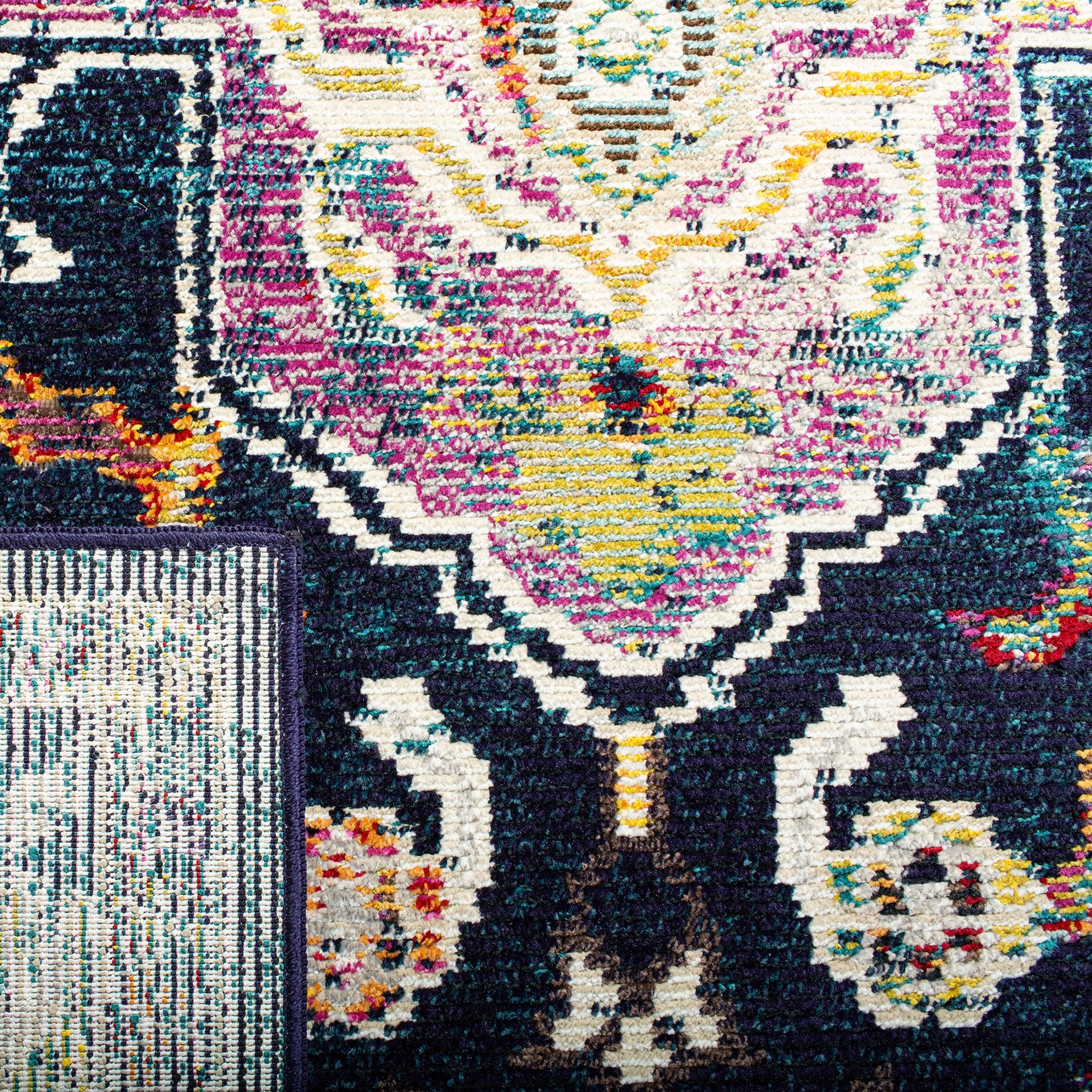 SAFAVIEH. Crystal Naimat Vintage Boho Medallion Rug