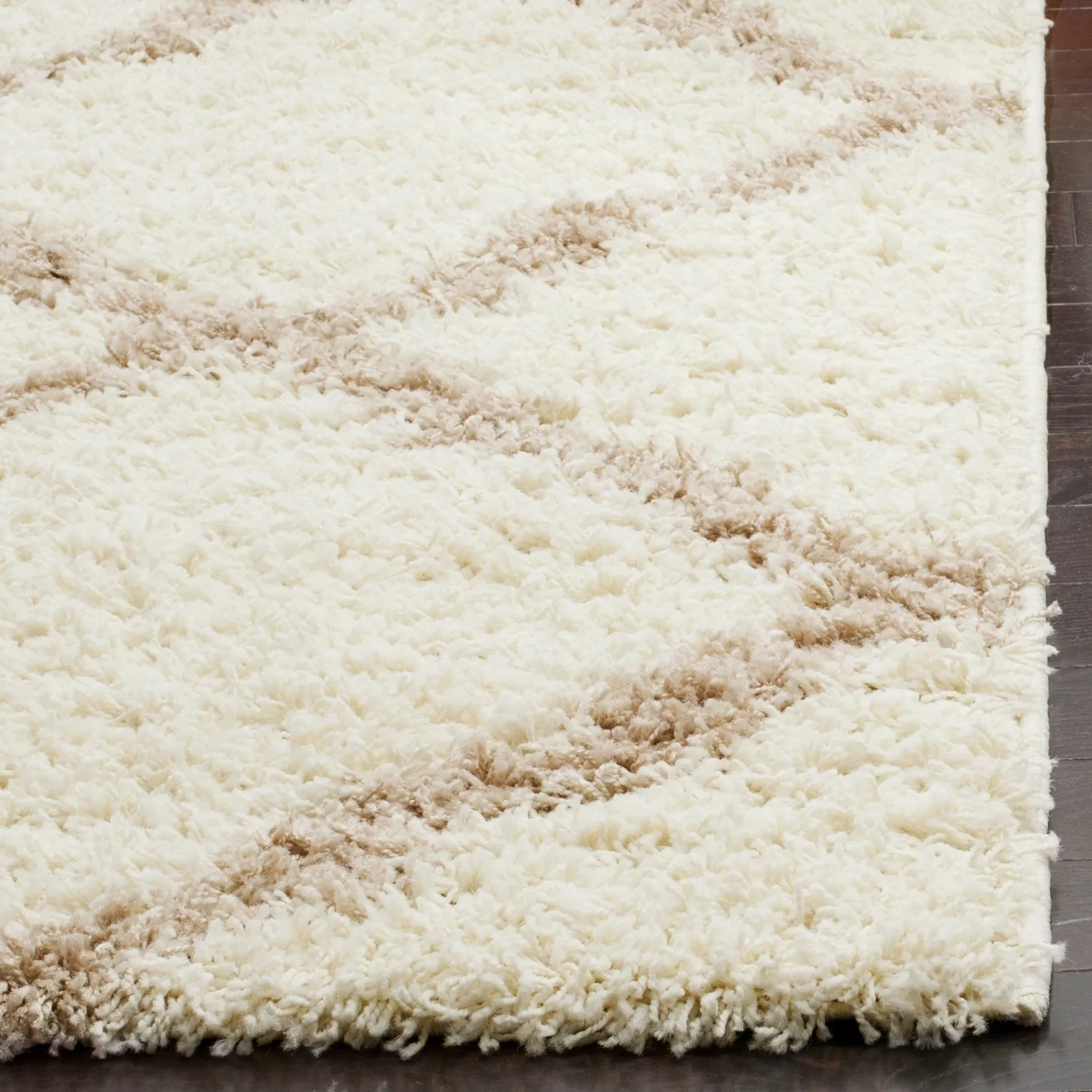 SAFAVIEH Dallas Shag Darina Trellis 1.5-inch Thick Rug