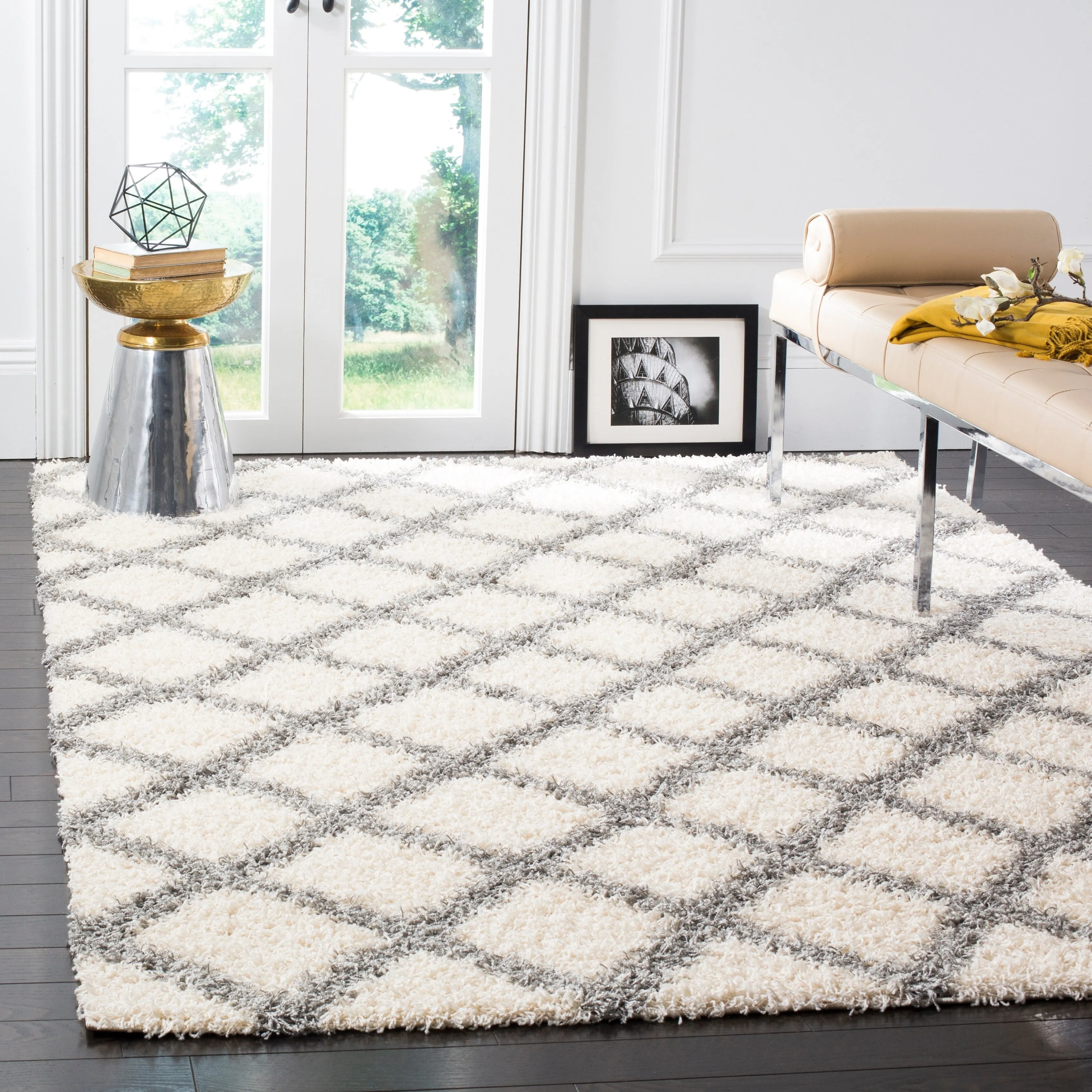 SAFAVIEH Dallas Shag Gertrudis Trellis 1.5-inch Thick Rug - Ivory/Grey - 8' x 10'