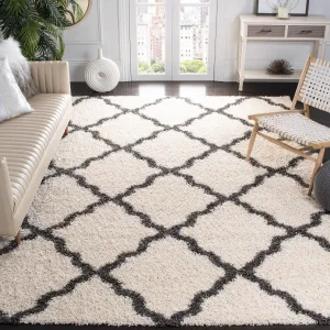 SAFAVIEH Dallas Shag Giusy Trellis 1.5-inch Thick Rug - Ivory/Dark Grey - 8' x 10'
