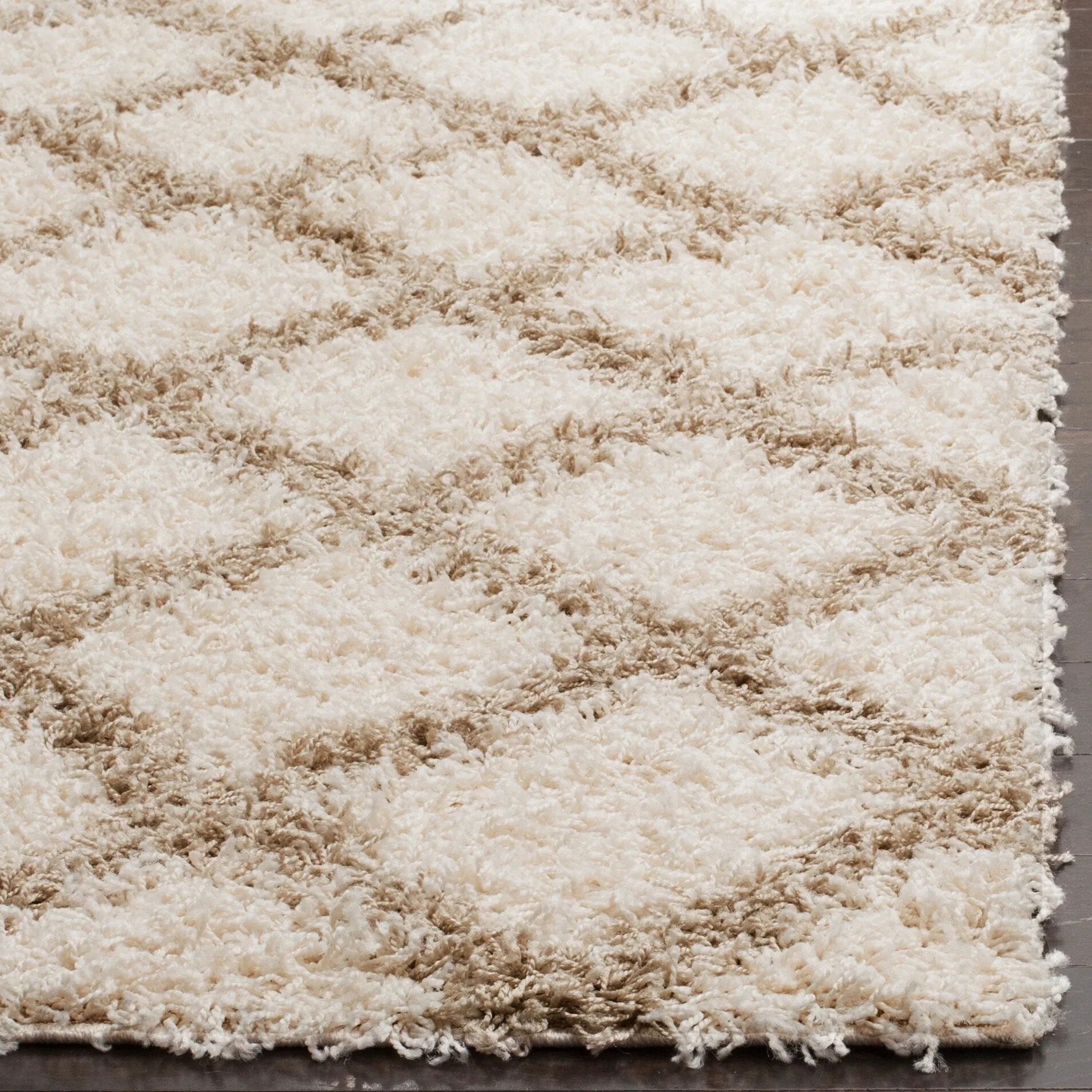 SAFAVIEH Dallas Shag Melahat Trellis 1.5-inch Thick Rug - Ivory/Beige - 8' x 10'
