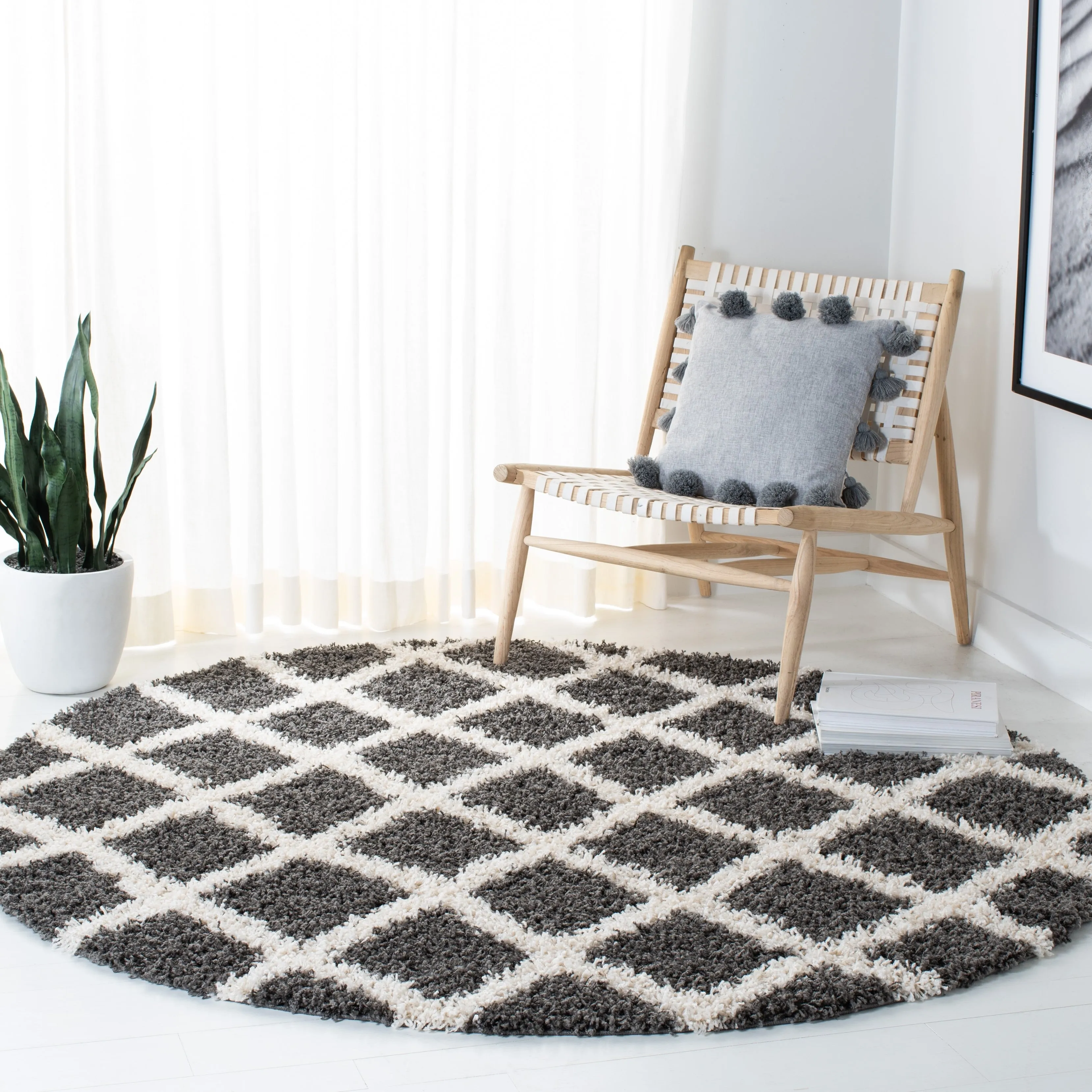 SAFAVIEH. Dallas Shag Rashmi Trellis 1.5-inch Thick Rug