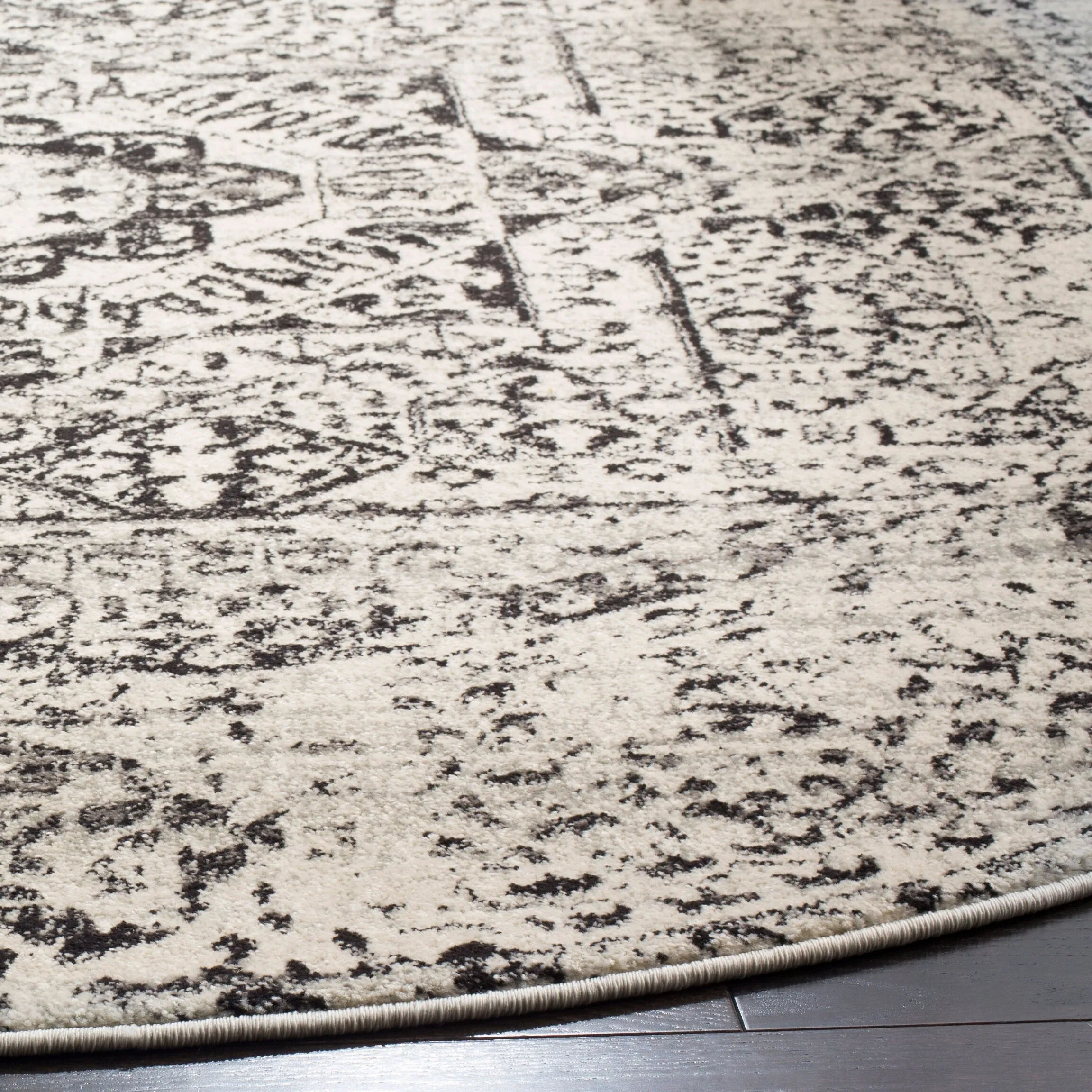 SAFAVIEH Evoke Gioia Vintage Boho Medallion Distressed Rug