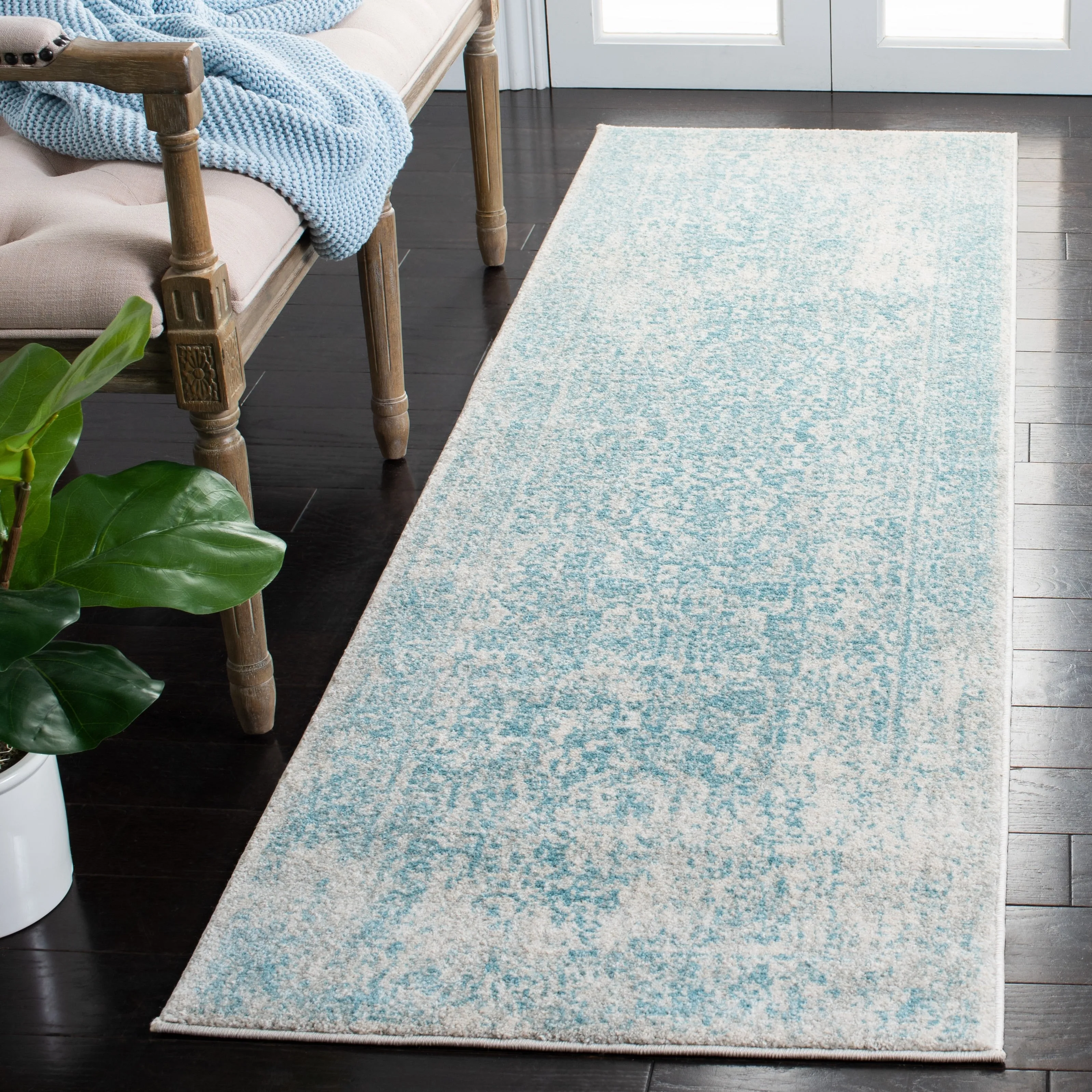 SAFAVIEH Evoke Pety Vintage Distressed Rug