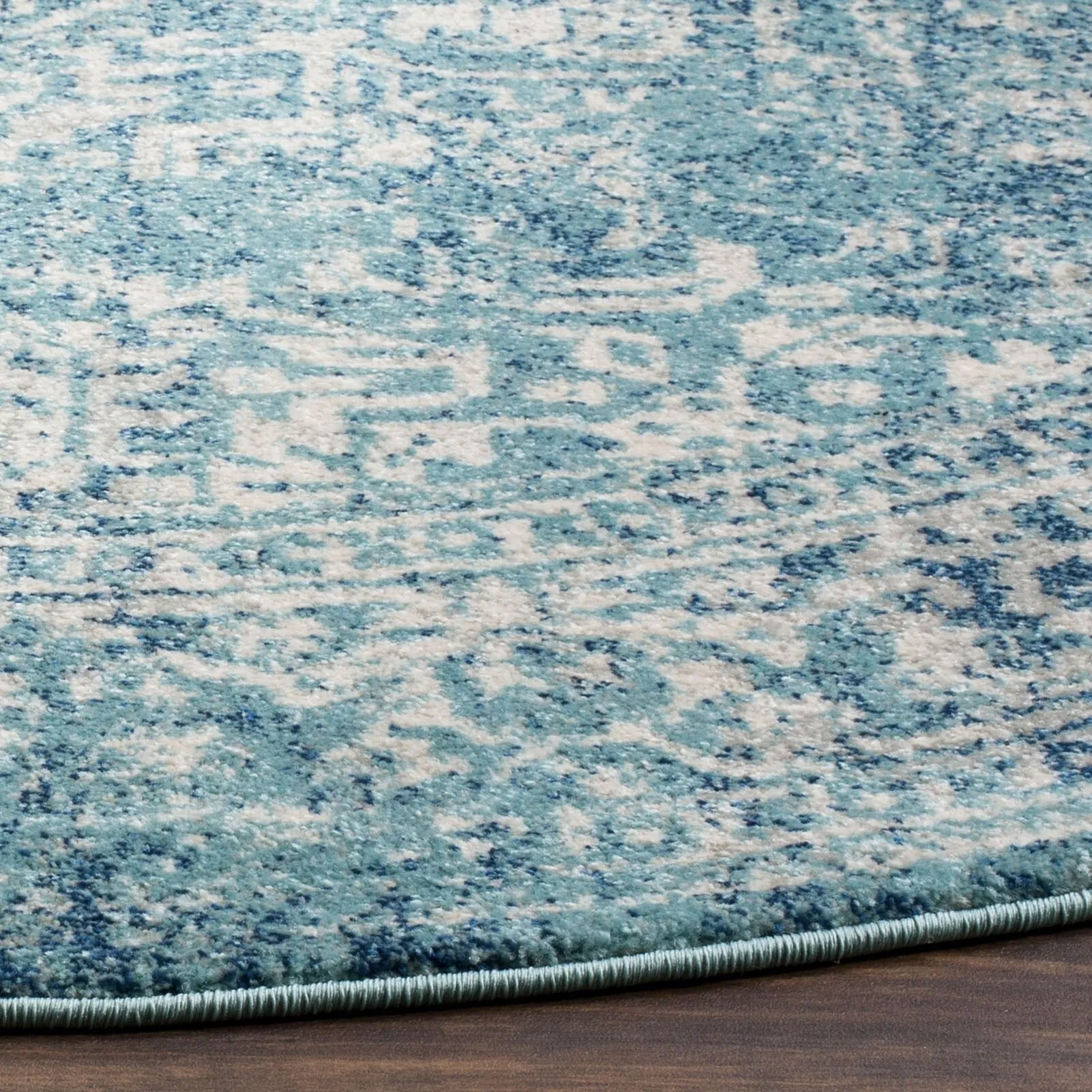 SAFAVIEH Evoke Pety Vintage Distressed Rug